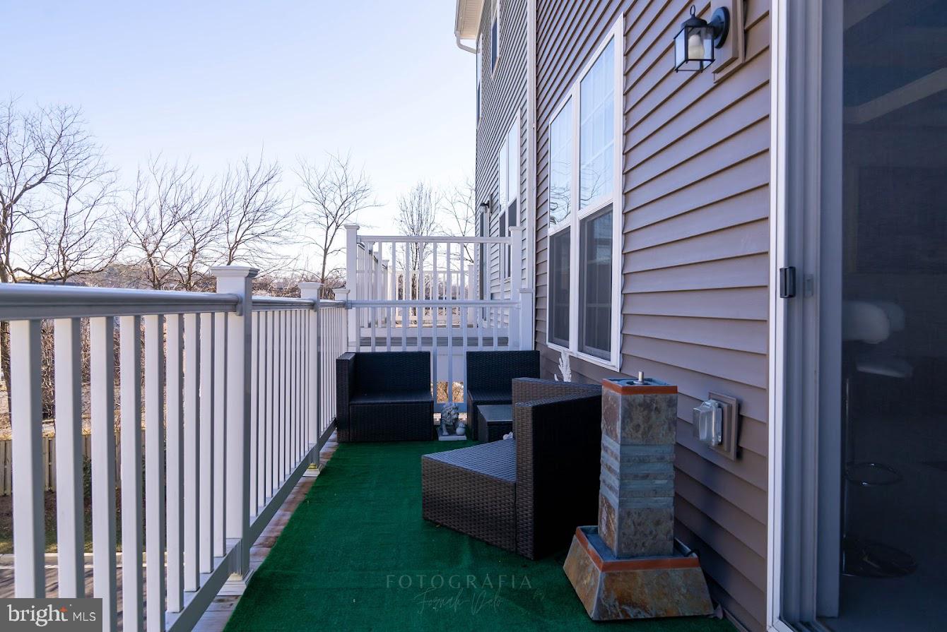 METRO POINTE - Residential