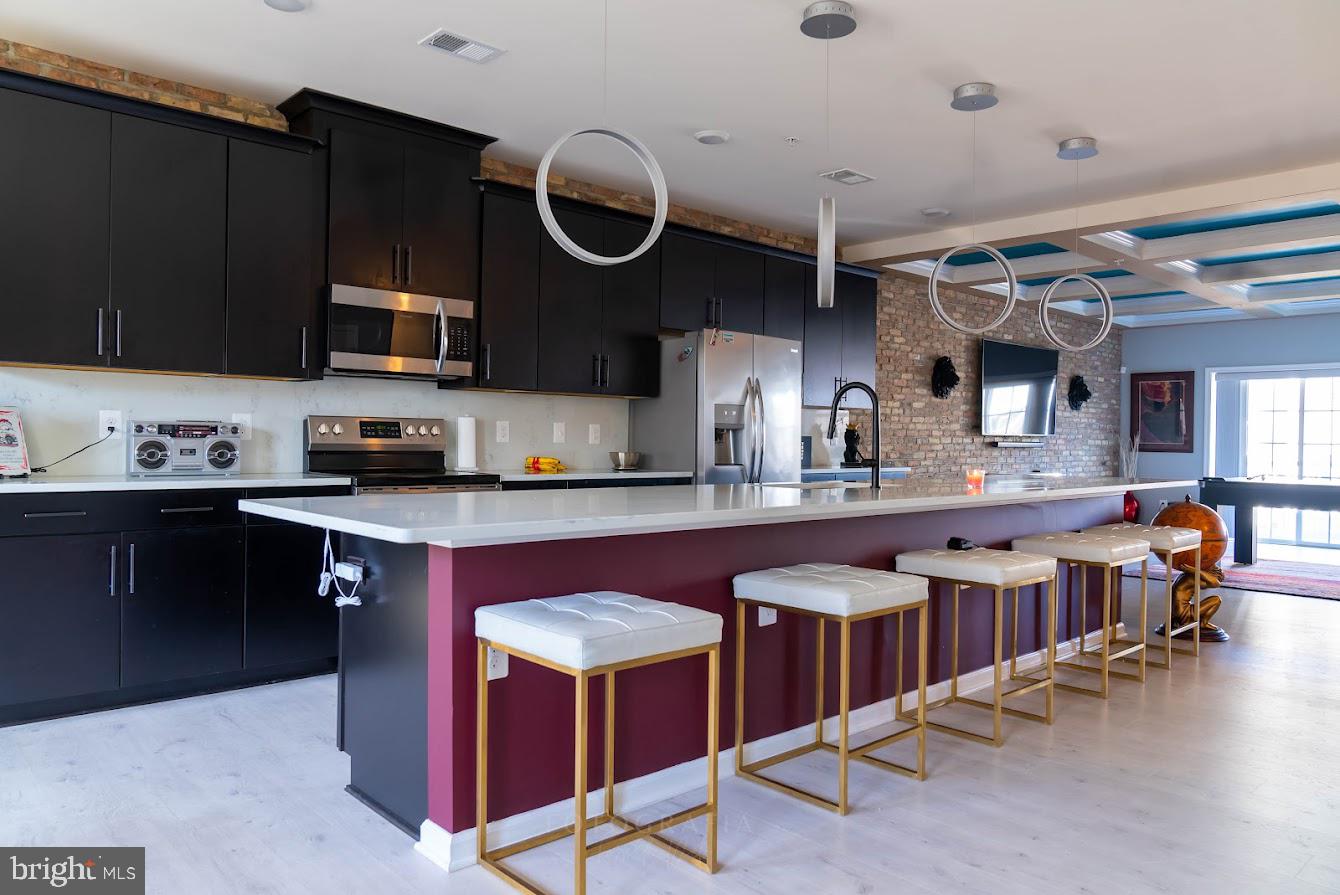 METRO POINTE - Residential