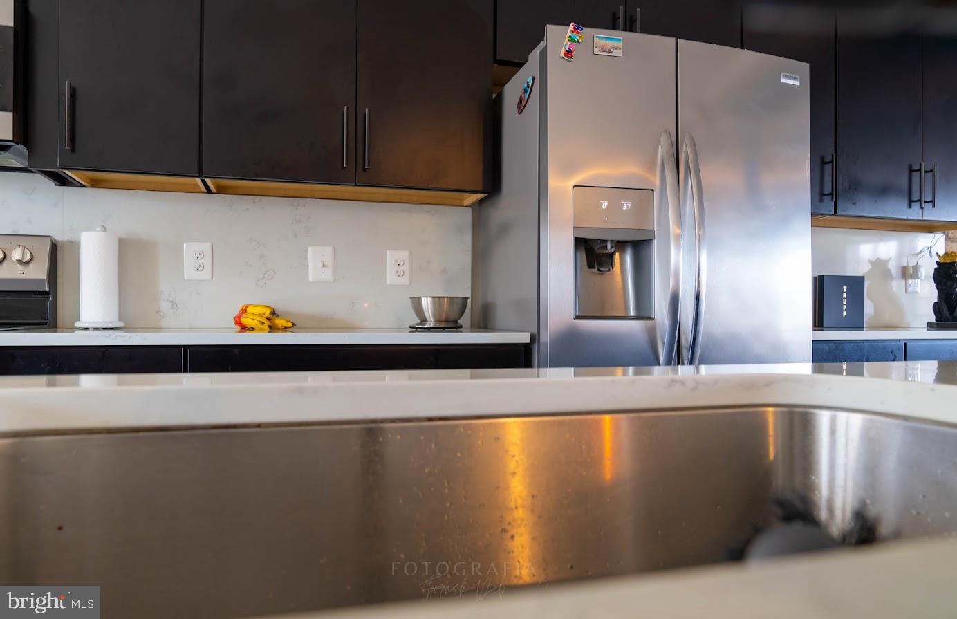 METRO POINTE - Residential