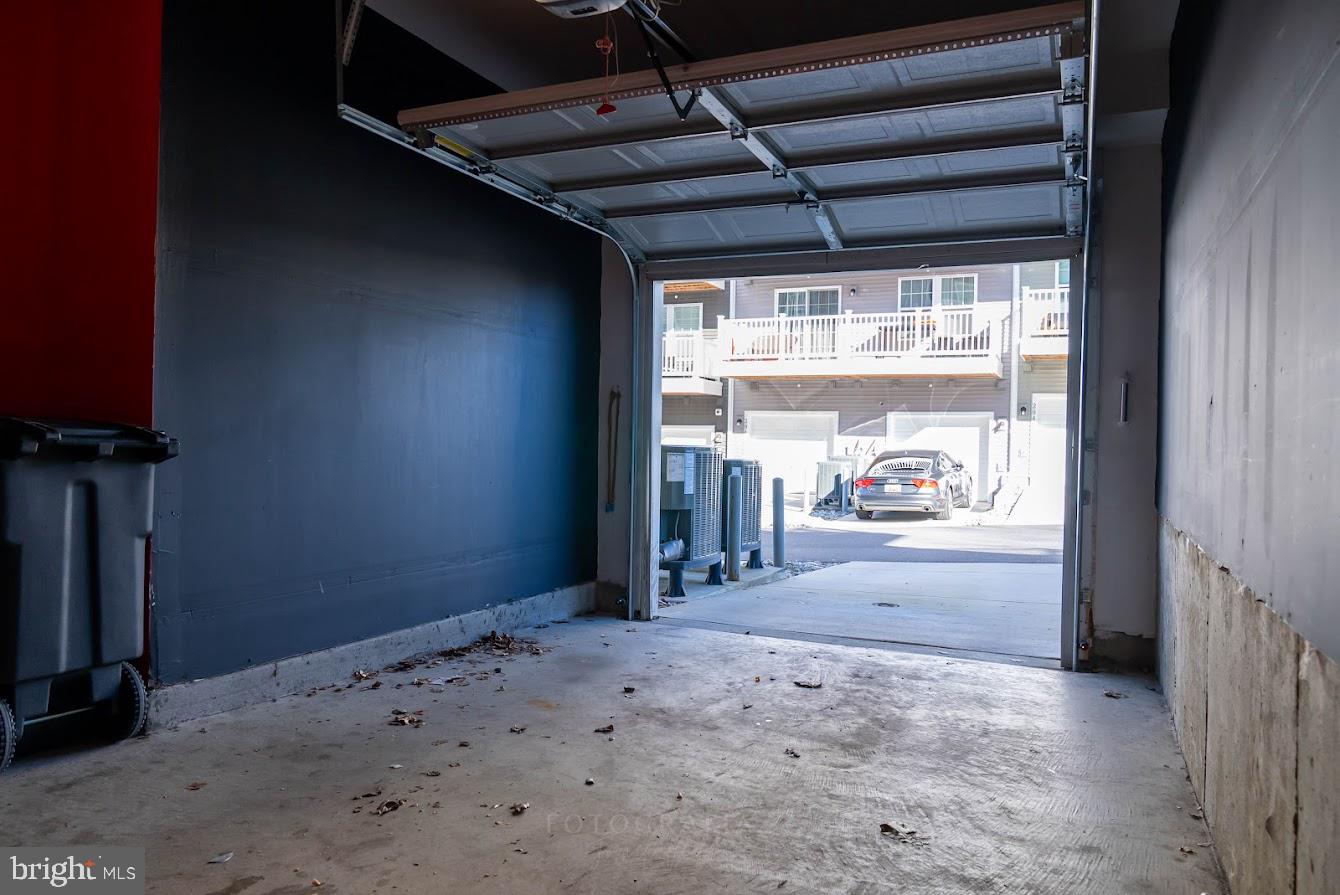 METRO POINTE - Residential