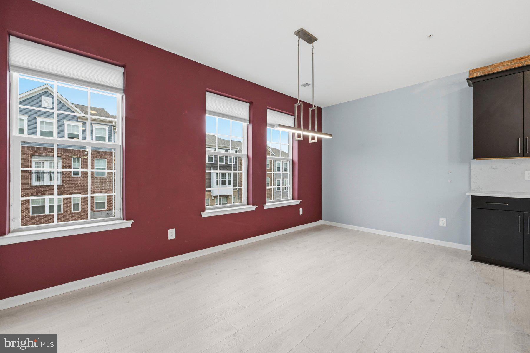 METRO POINTE - Residential