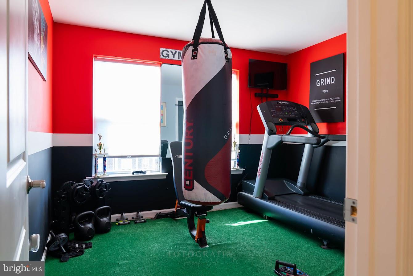 METRO POINTE - Residential