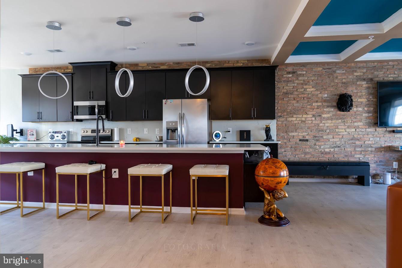 METRO POINTE - Residential