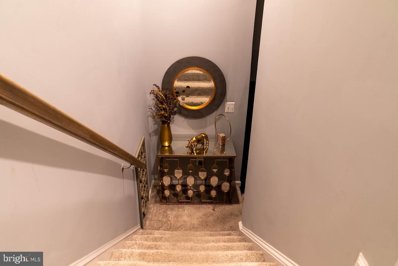 METRO POINTE - Residential