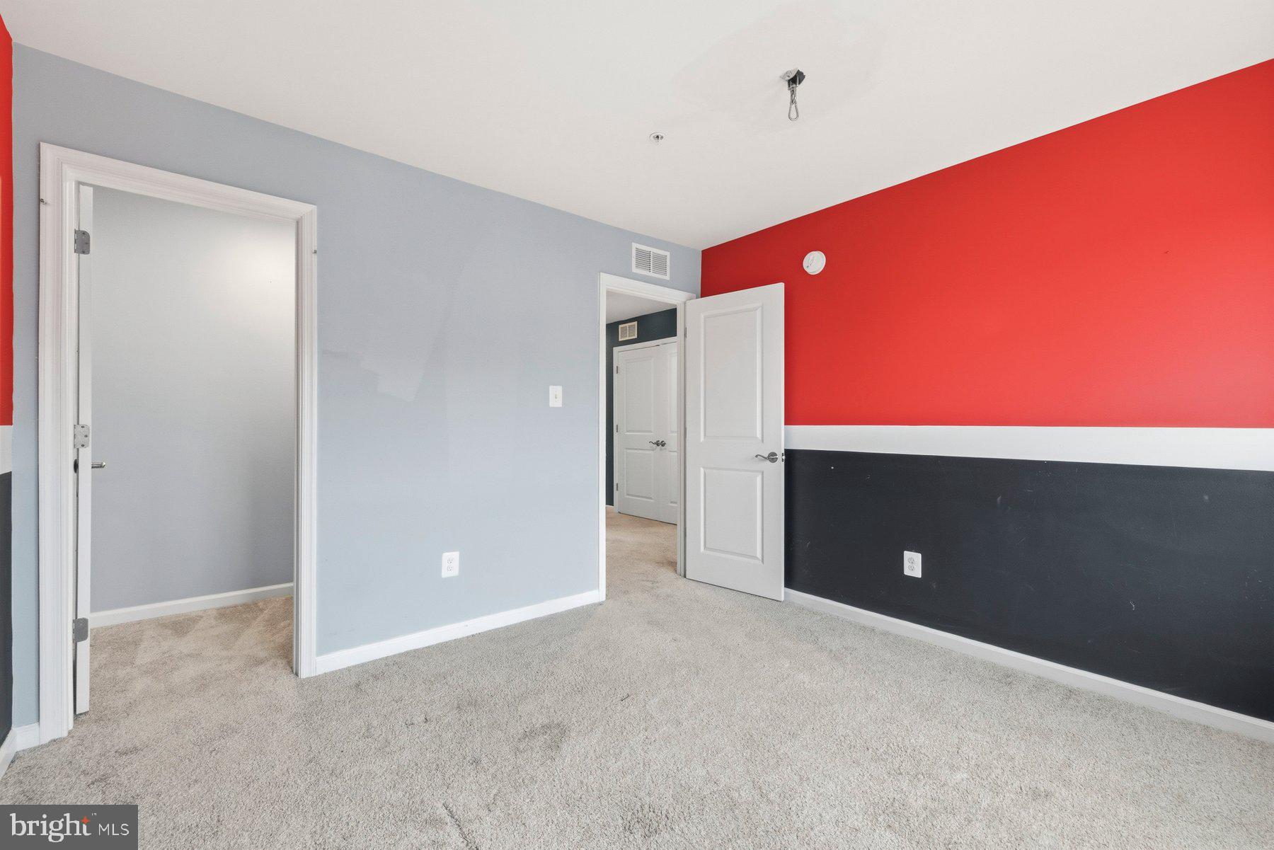 METRO POINTE - Residential