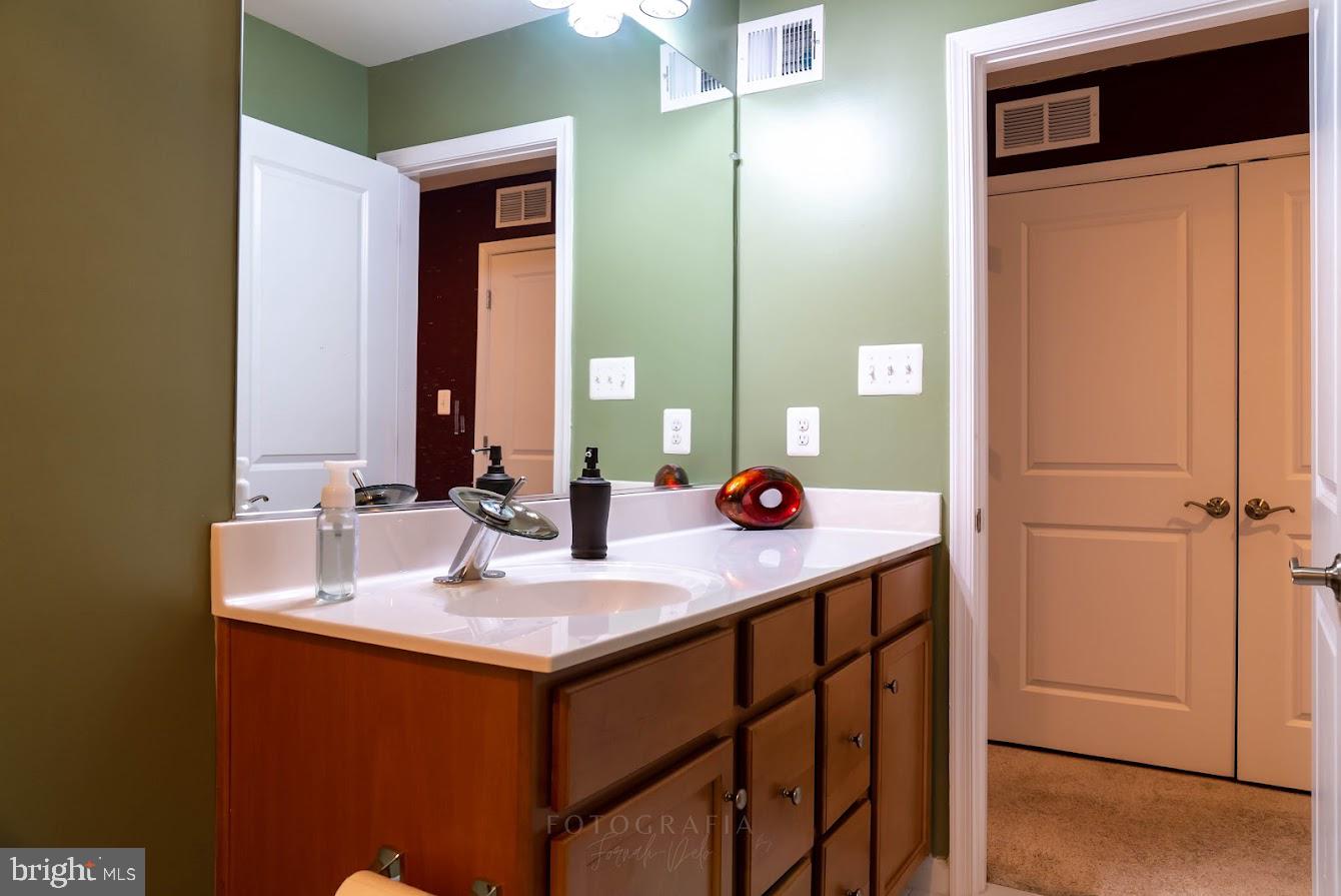 METRO POINTE - Residential