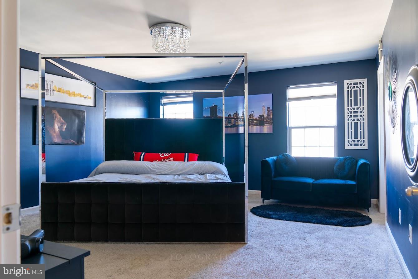 METRO POINTE - Residential