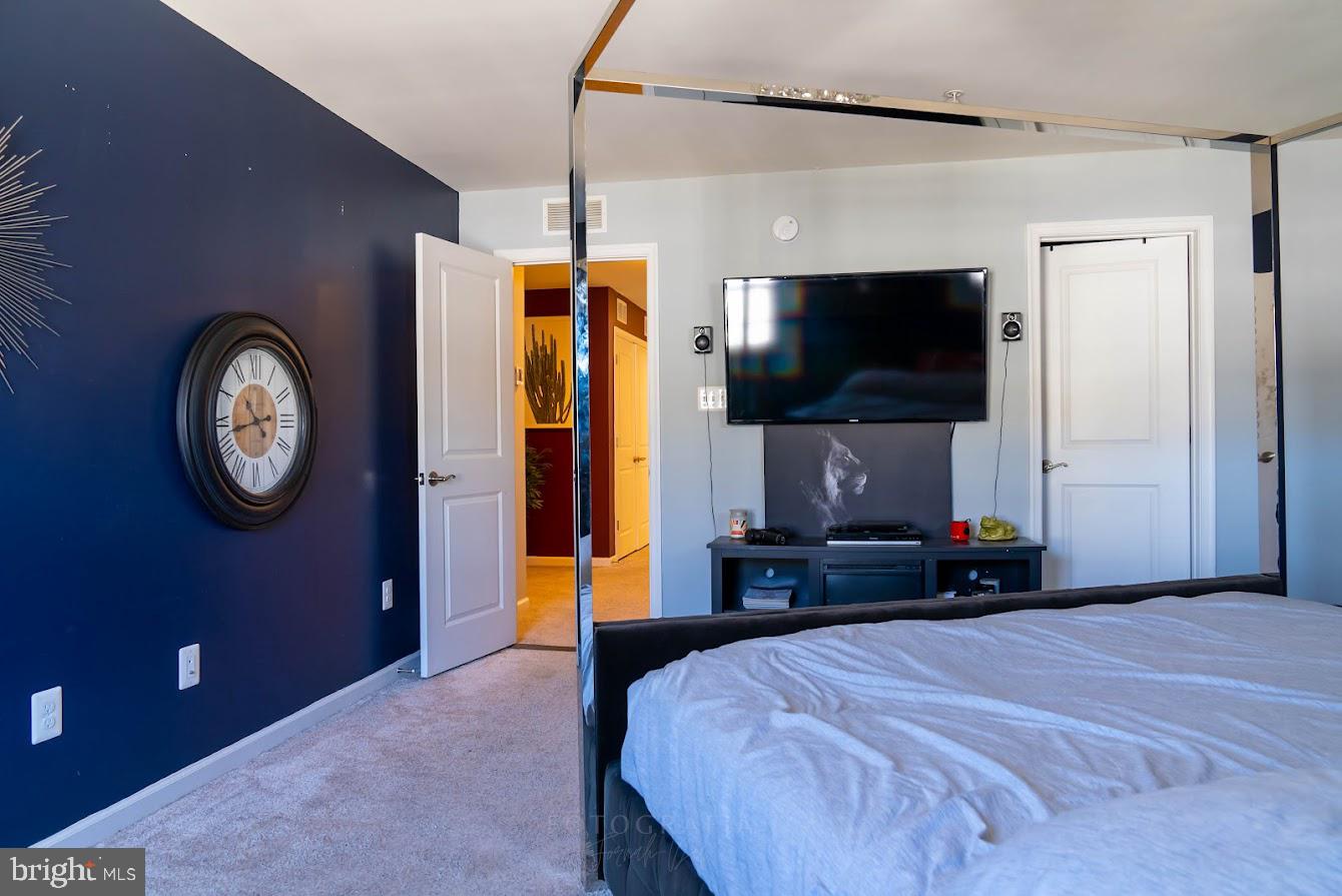 METRO POINTE - Residential