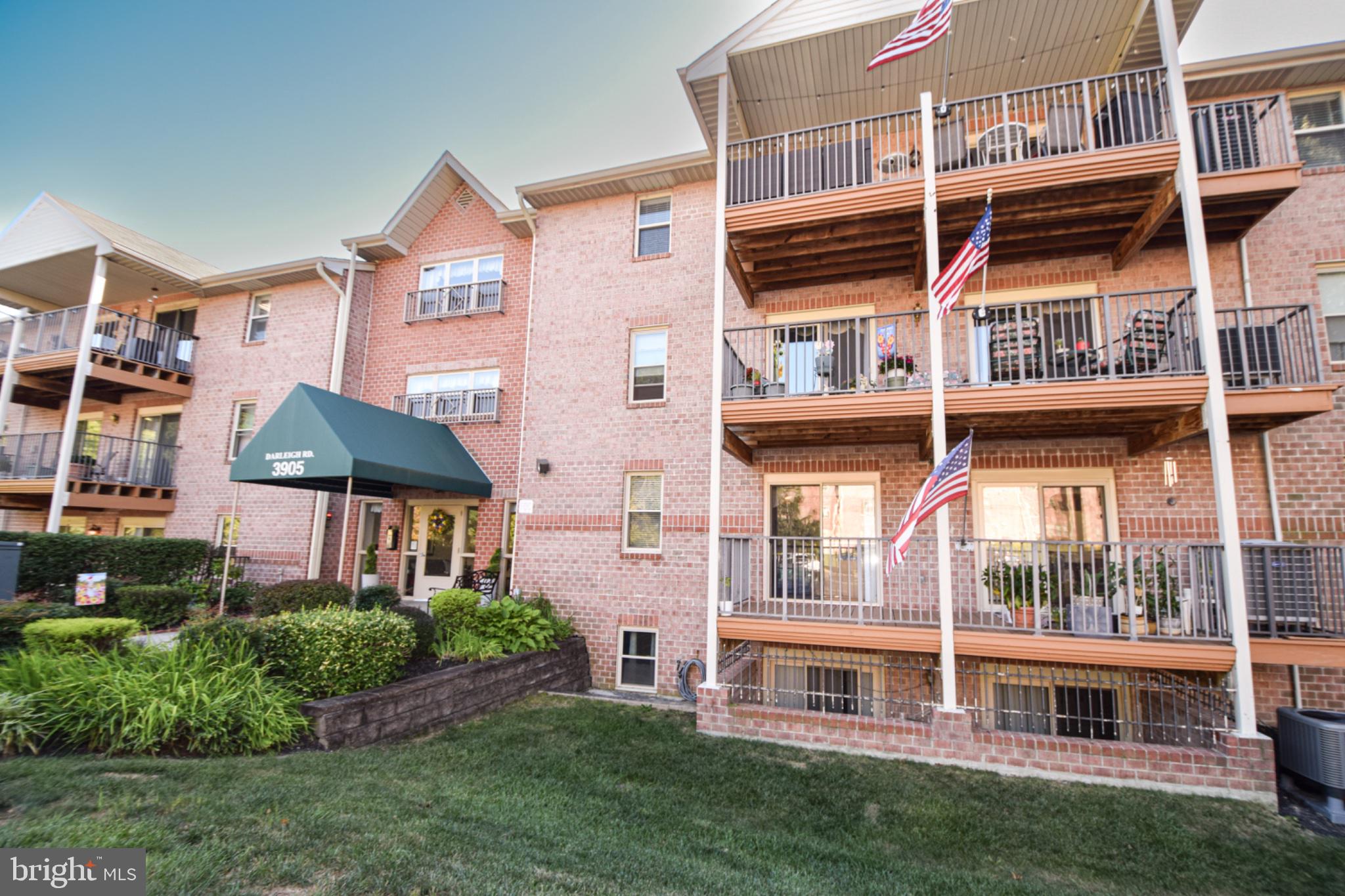 3905 DARLEIGH ROAD 1E