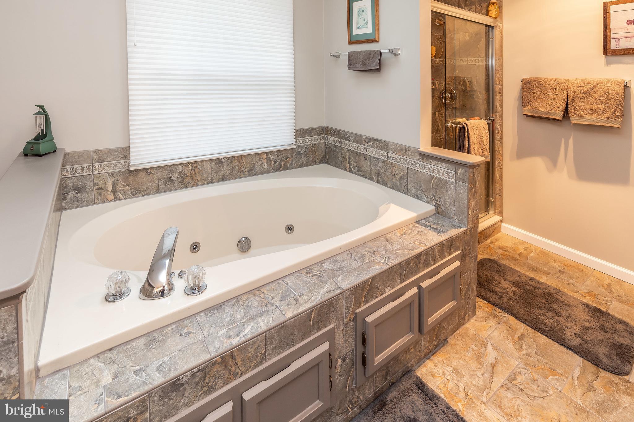 COURTS OF FOUR SEASONS - Residential