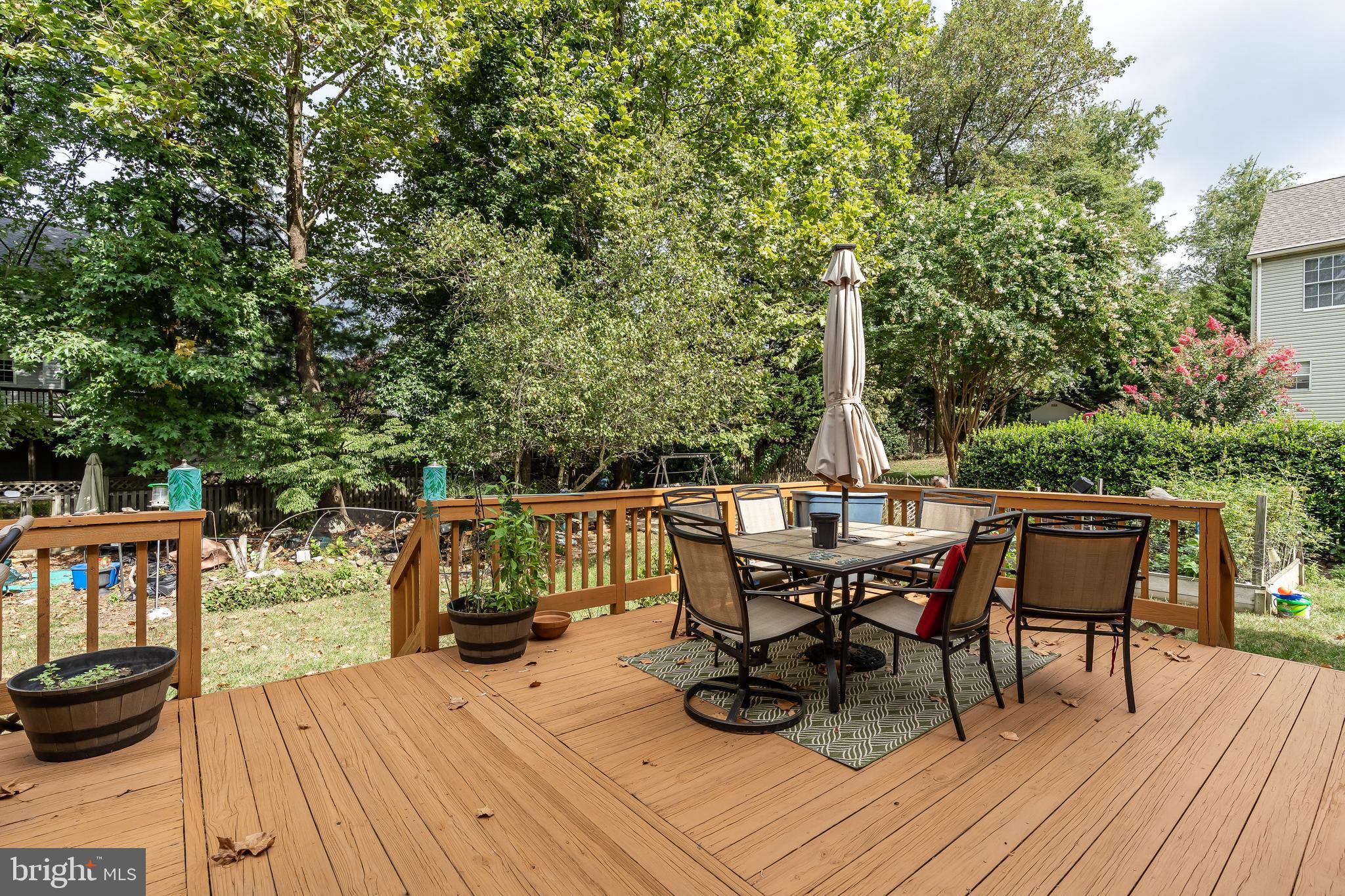 COURTS OF FOUR SEASONS - Residential