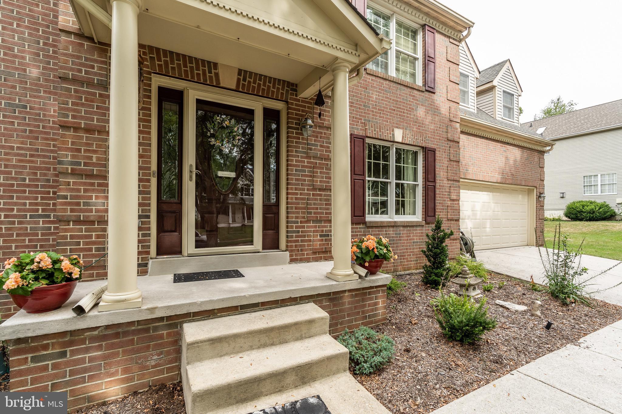 COURTS OF FOUR SEASONS - Residential