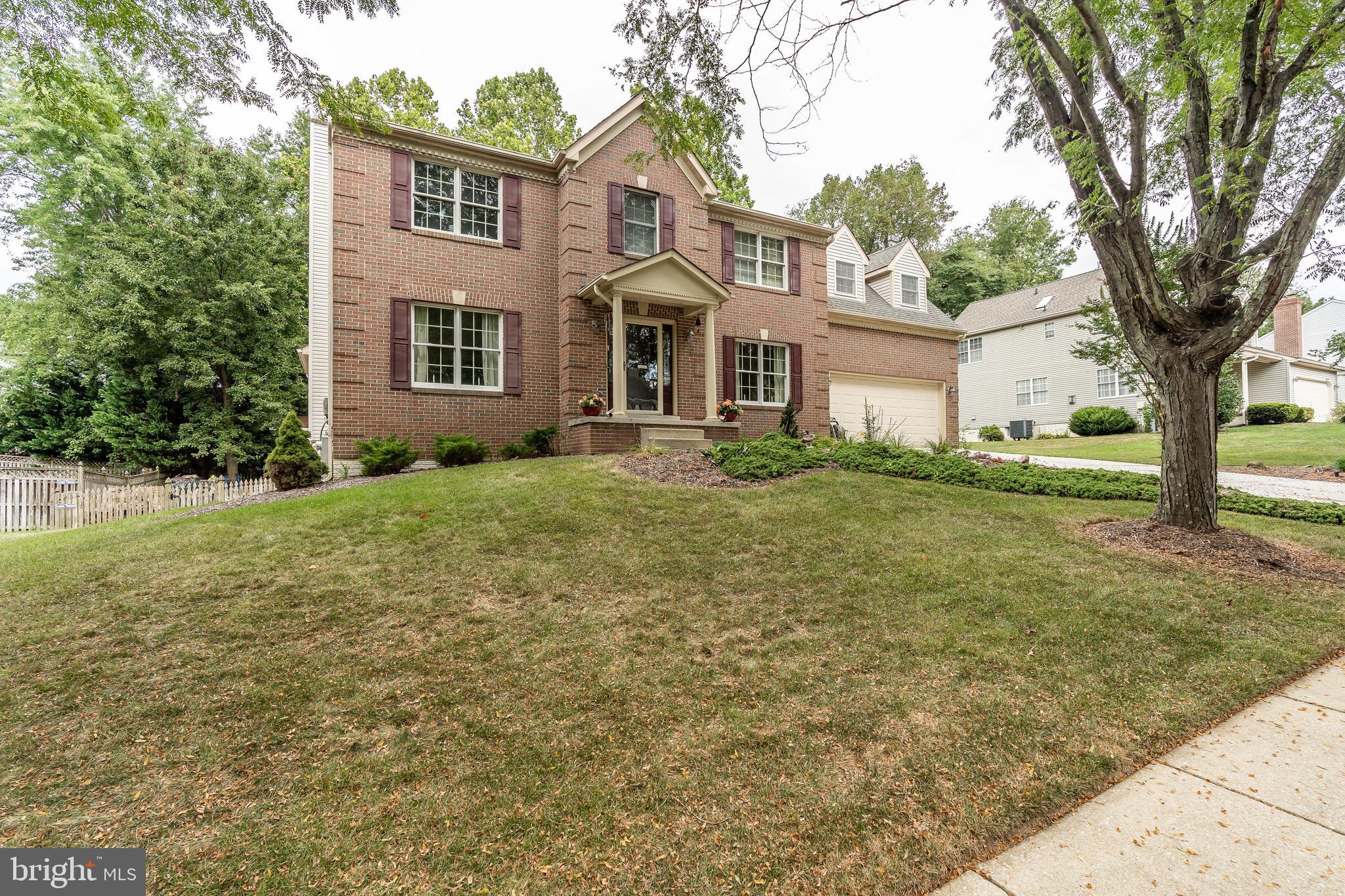 COURTS OF FOUR SEASONS - Residential