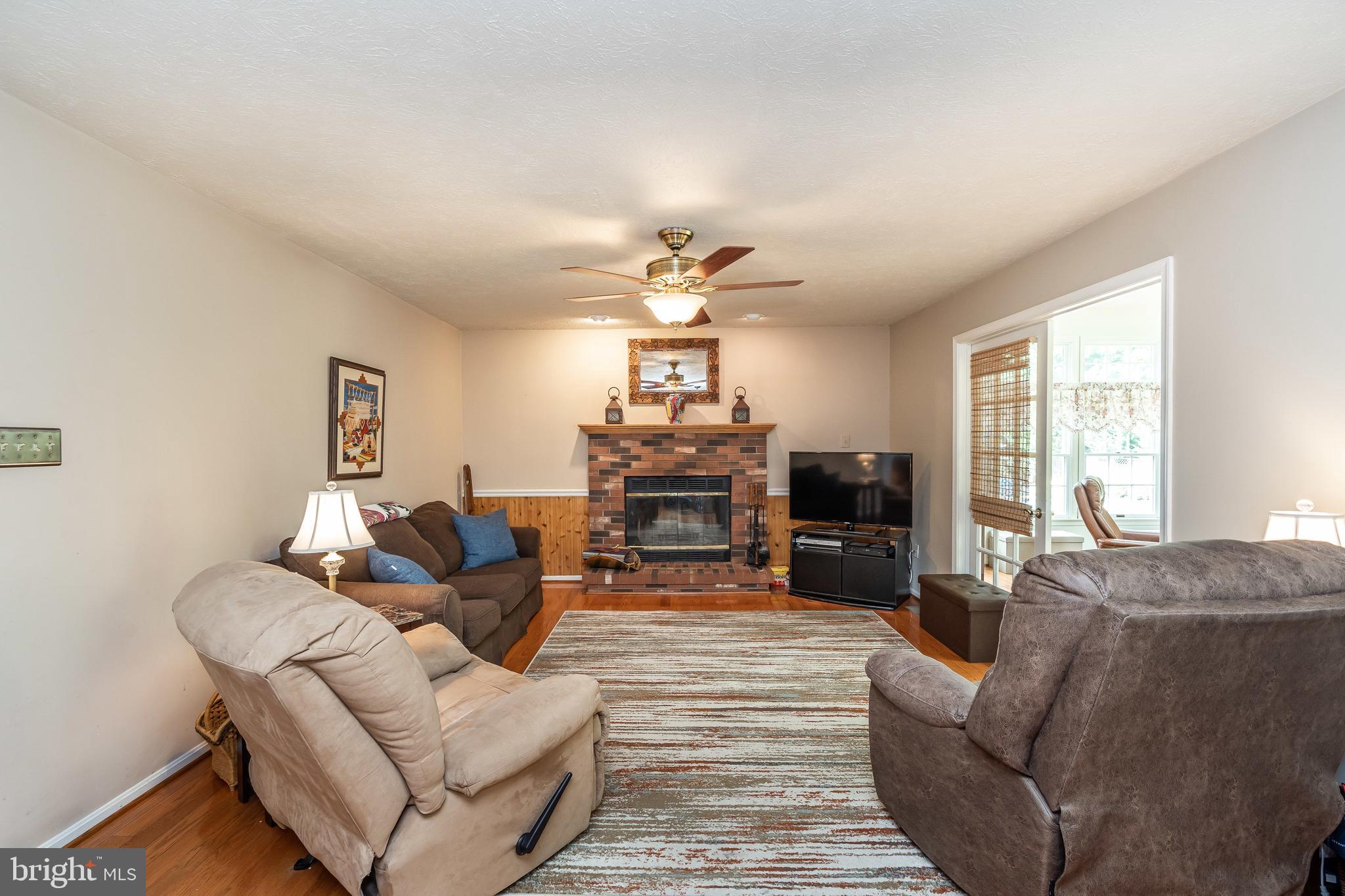 COURTS OF FOUR SEASONS - Residential