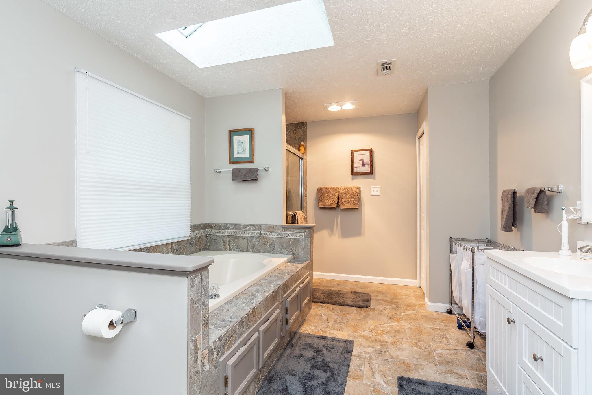 COURTS OF FOUR SEASONS - Residential