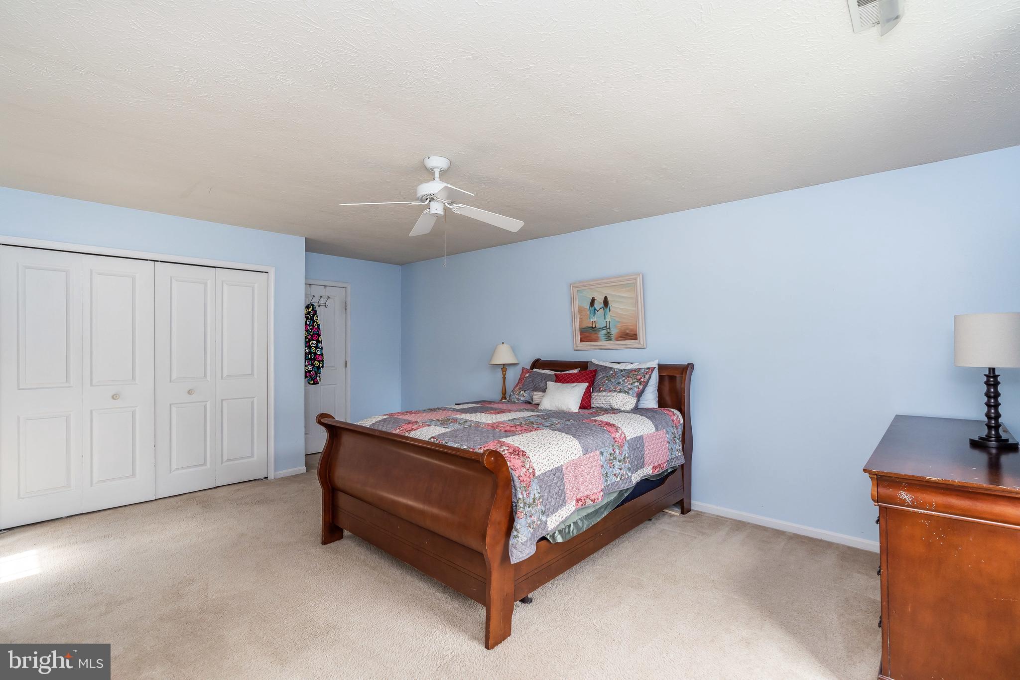 COURTS OF FOUR SEASONS - Residential