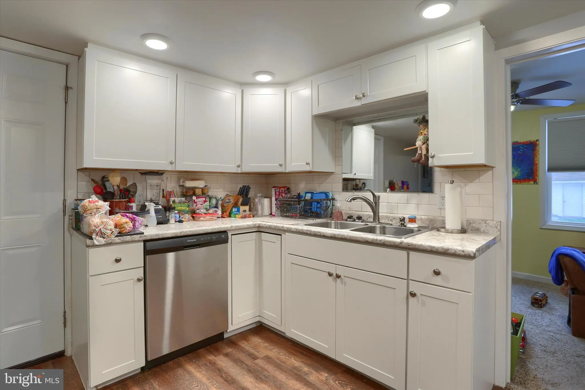 Mechanicsburg, Pennsylvania 17055, United States, 4 Bedrooms Bedrooms, ,2 BathroomsBathrooms,Residential,Pending,250837