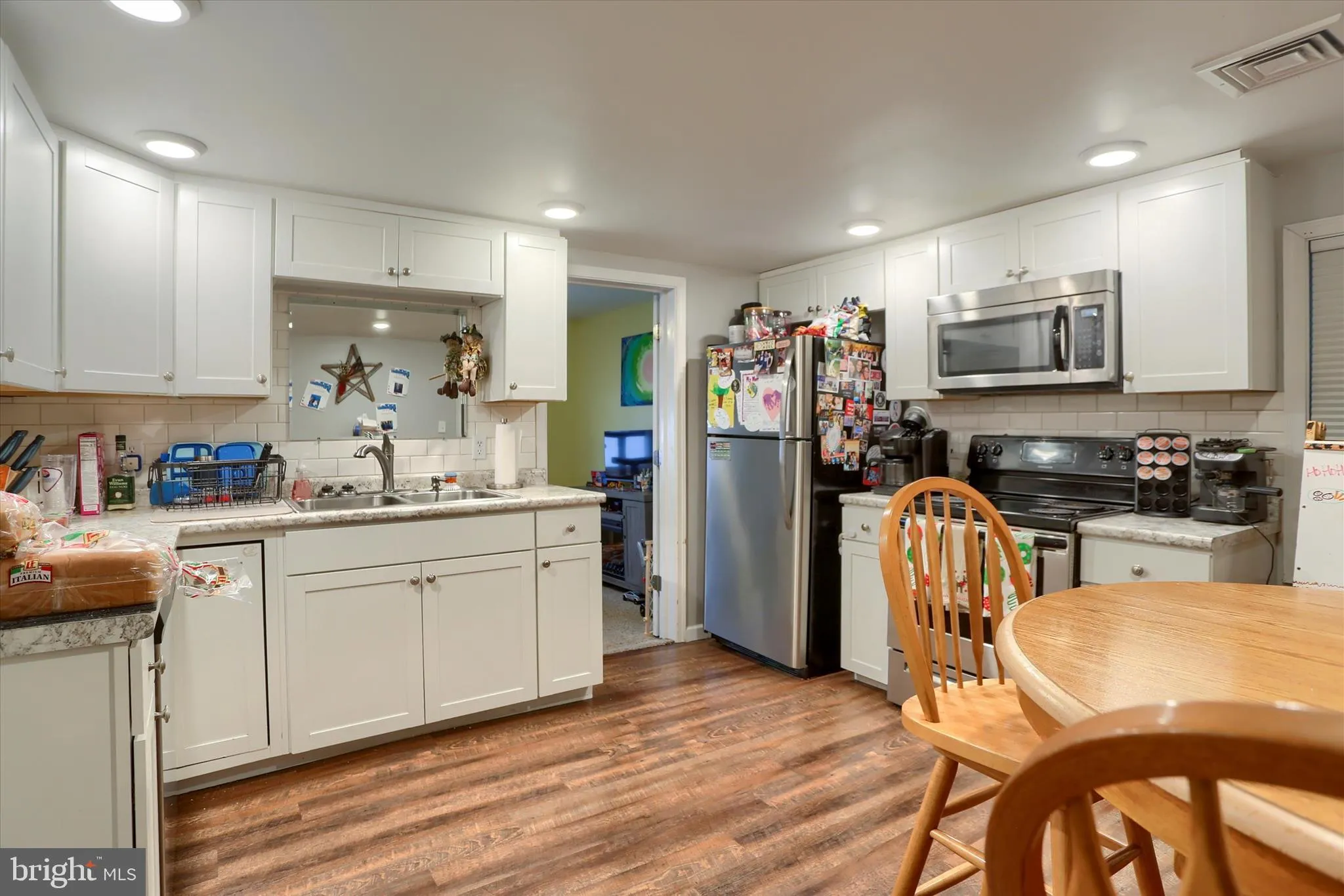 Mechanicsburg, Pennsylvania 17055, United States, 4 Bedrooms Bedrooms, ,2 BathroomsBathrooms,Residential,Pending,250837