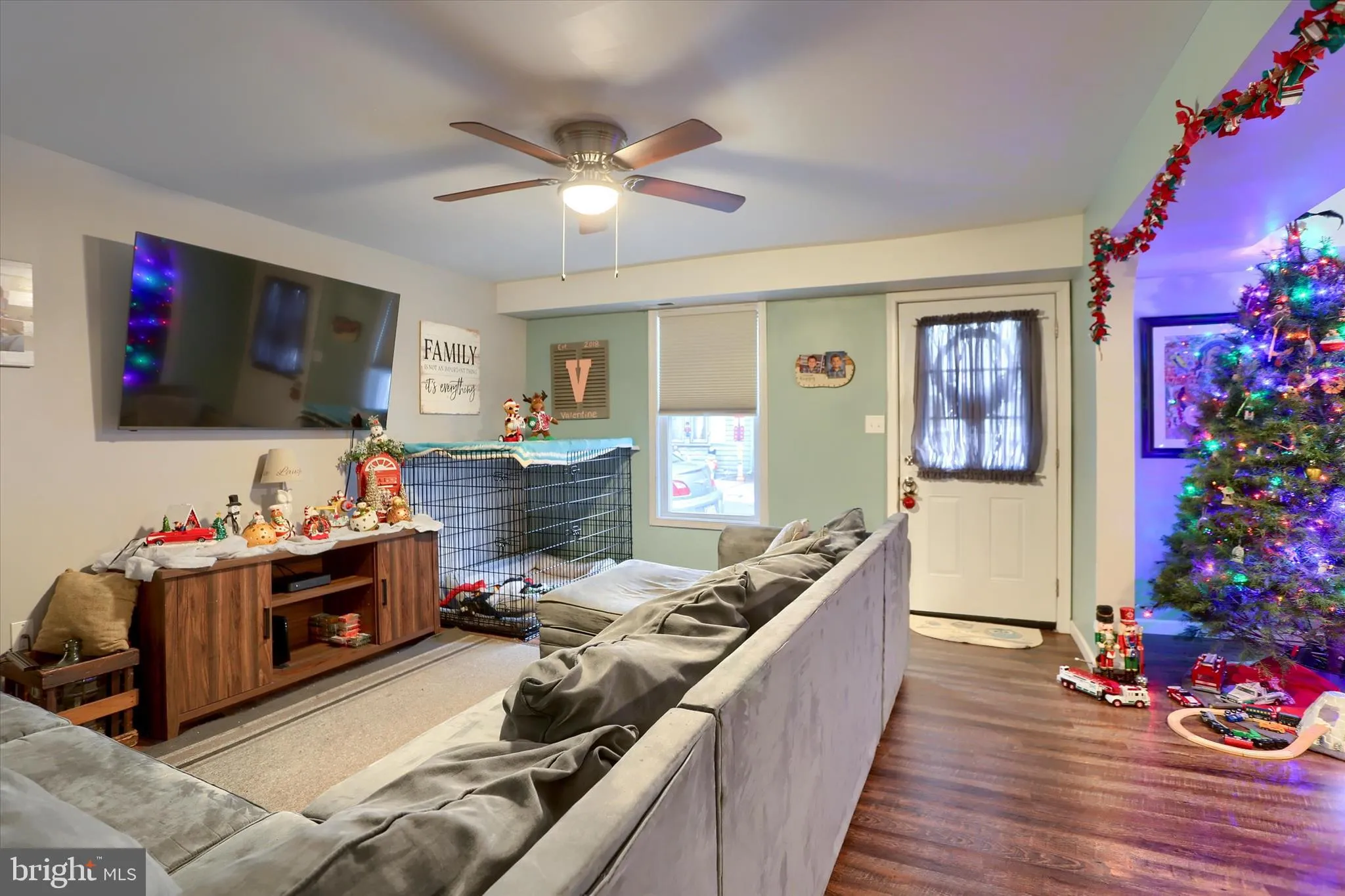 Mechanicsburg, Pennsylvania 17055, United States, 4 Bedrooms Bedrooms, ,2 BathroomsBathrooms,Residential,Pending,250837