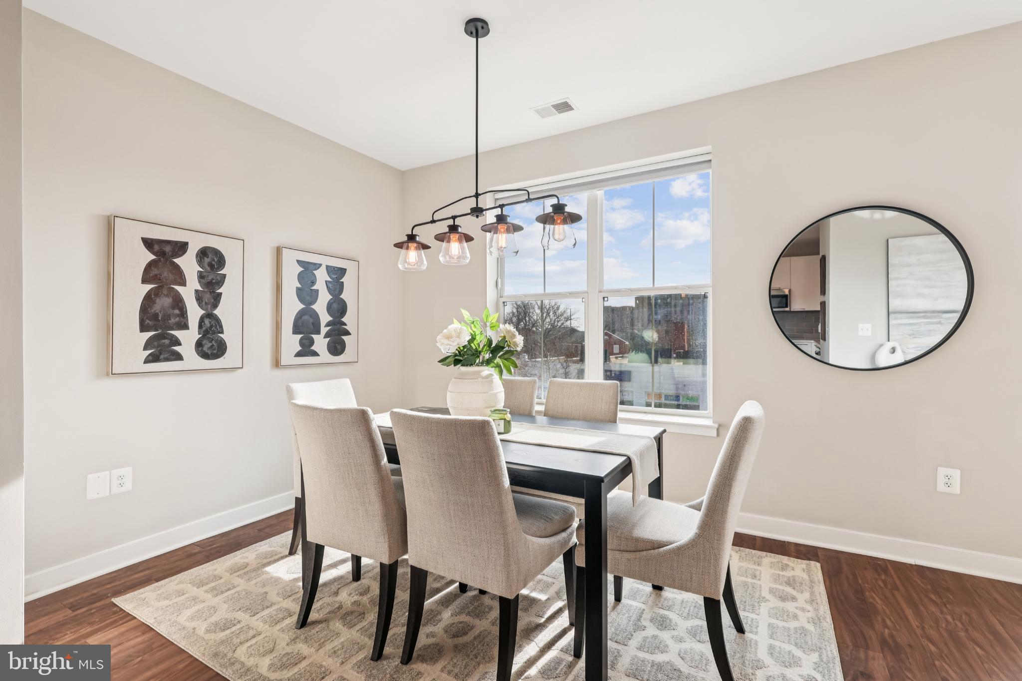 TRAFALGAR FLATS - Residential