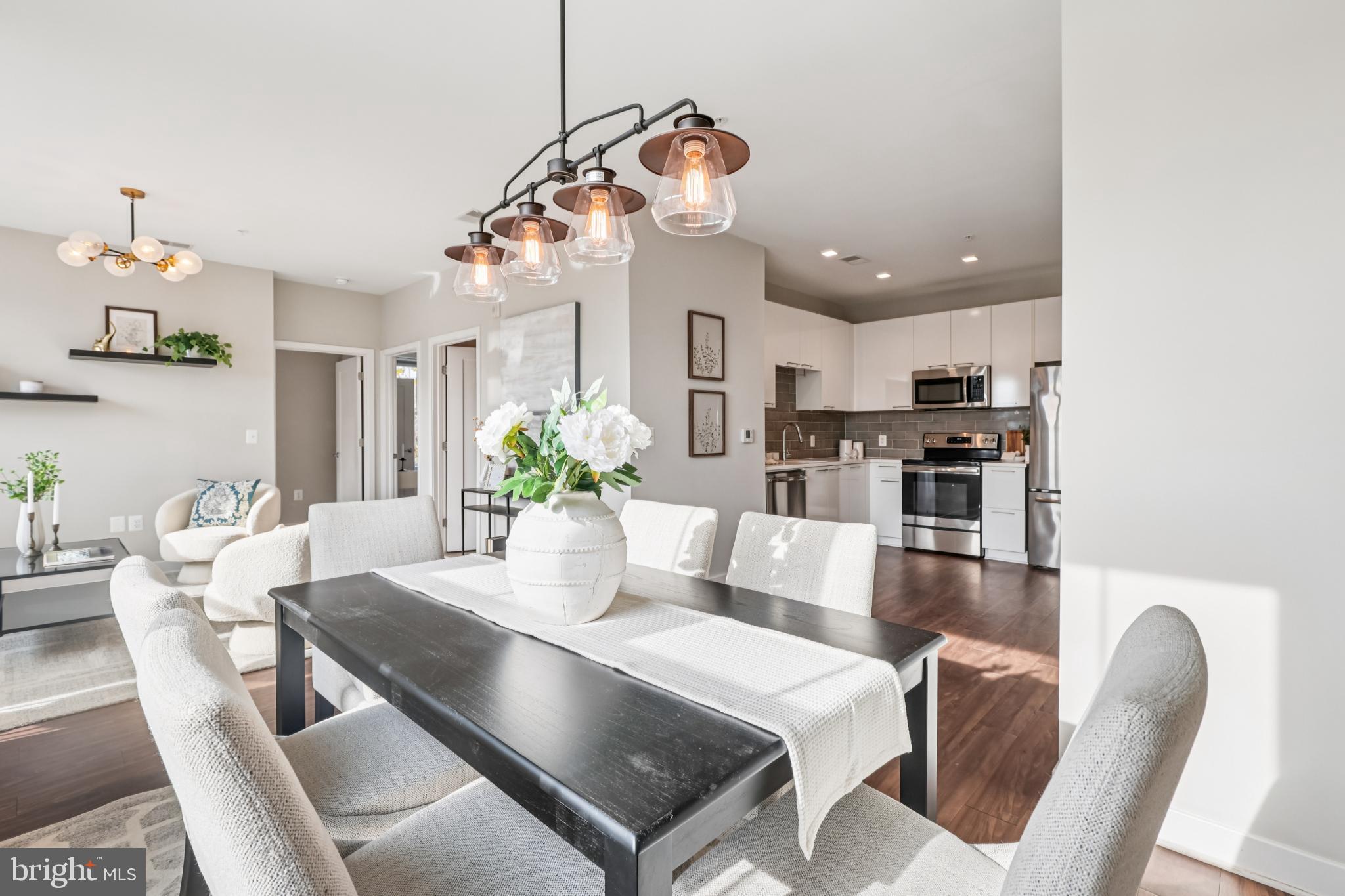 TRAFALGAR FLATS - Residential