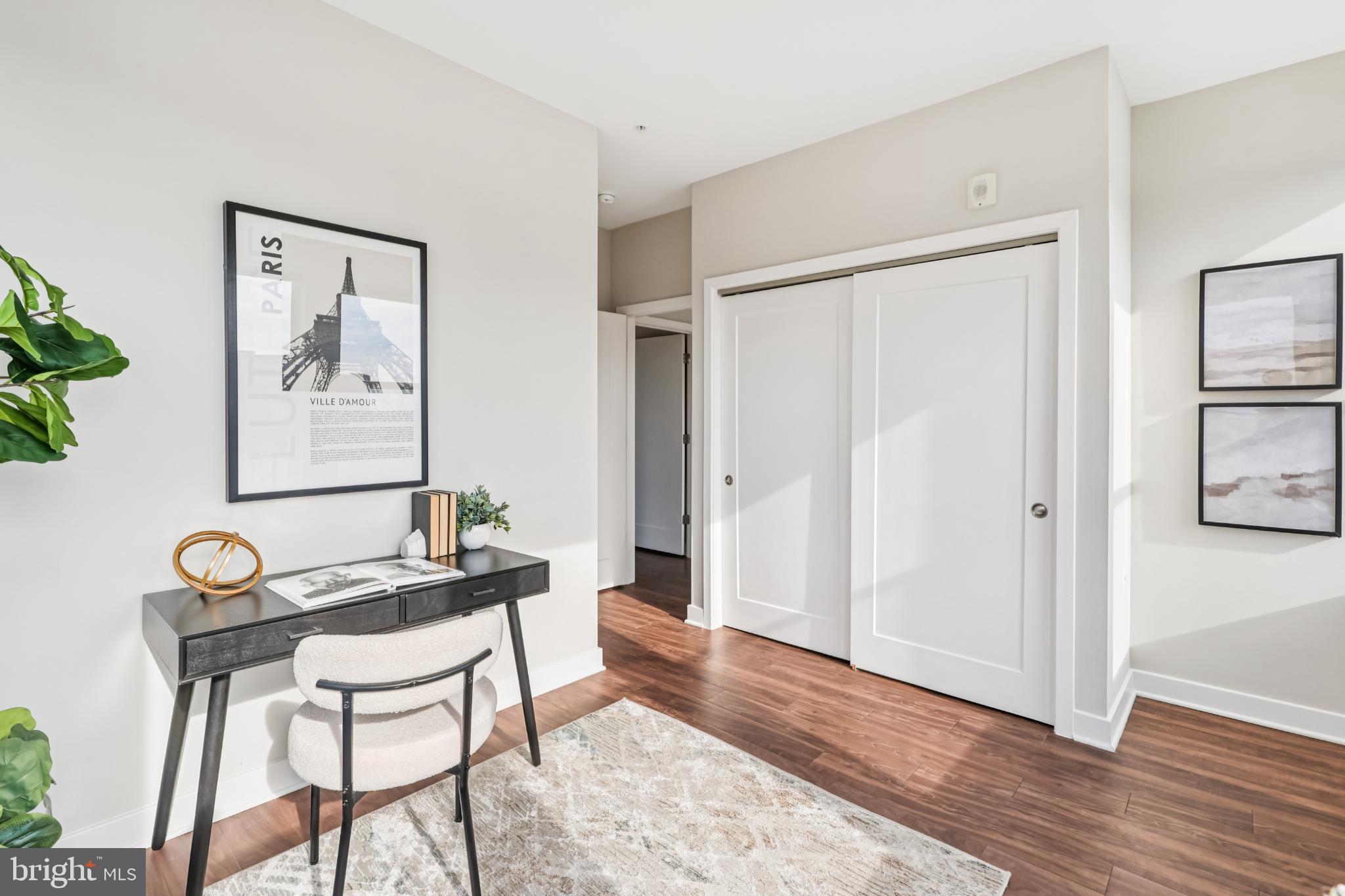 TRAFALGAR FLATS - Residential