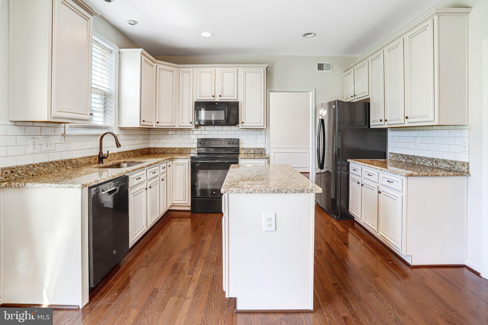 ELMWOOD FARM - Residential