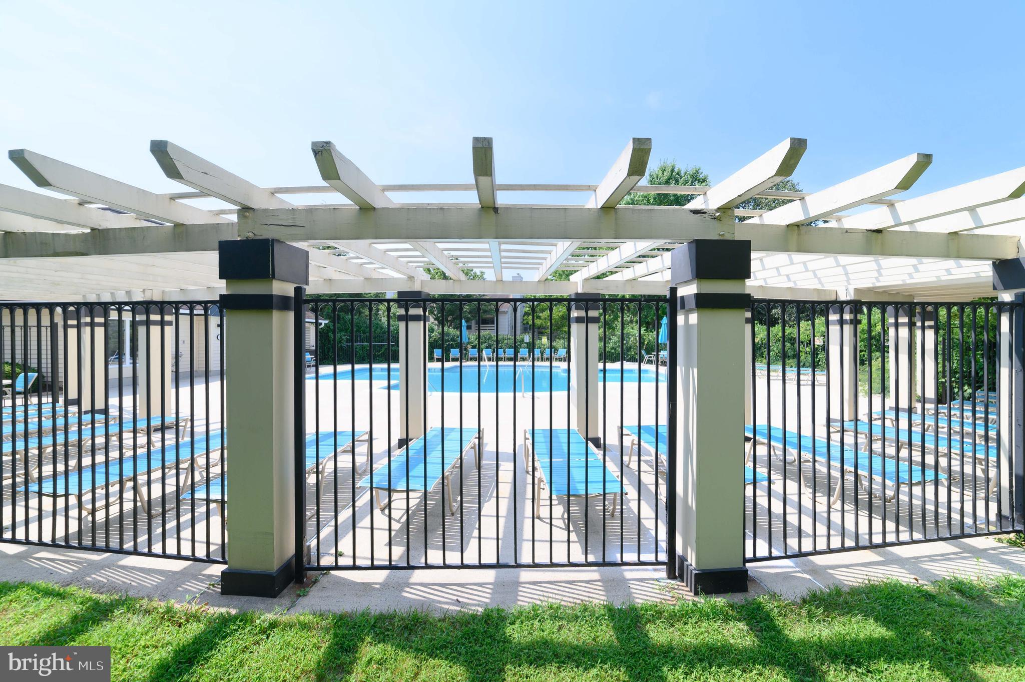 CARR AT PINECREST - Residential