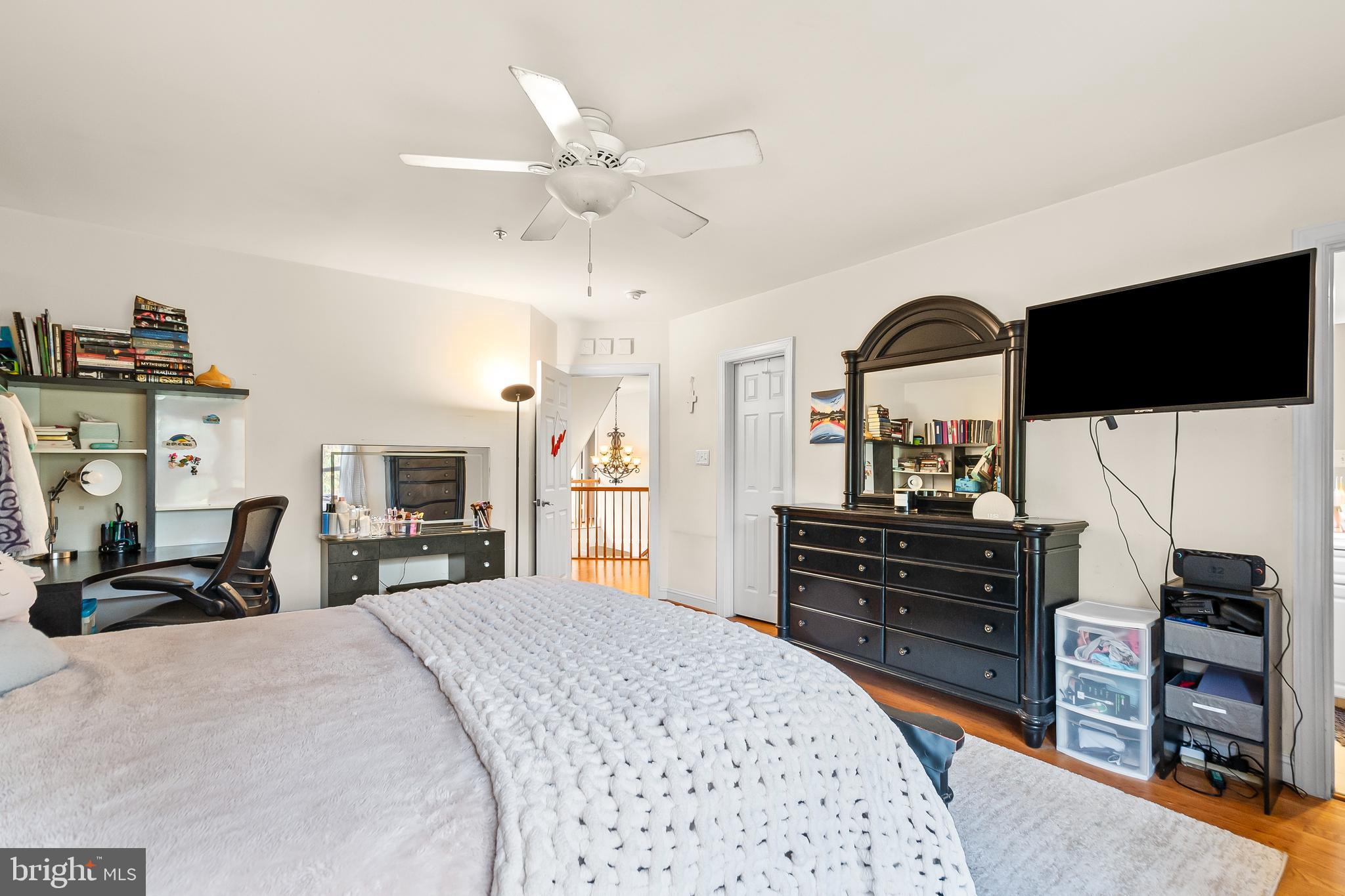 OAK CREEK - Residential