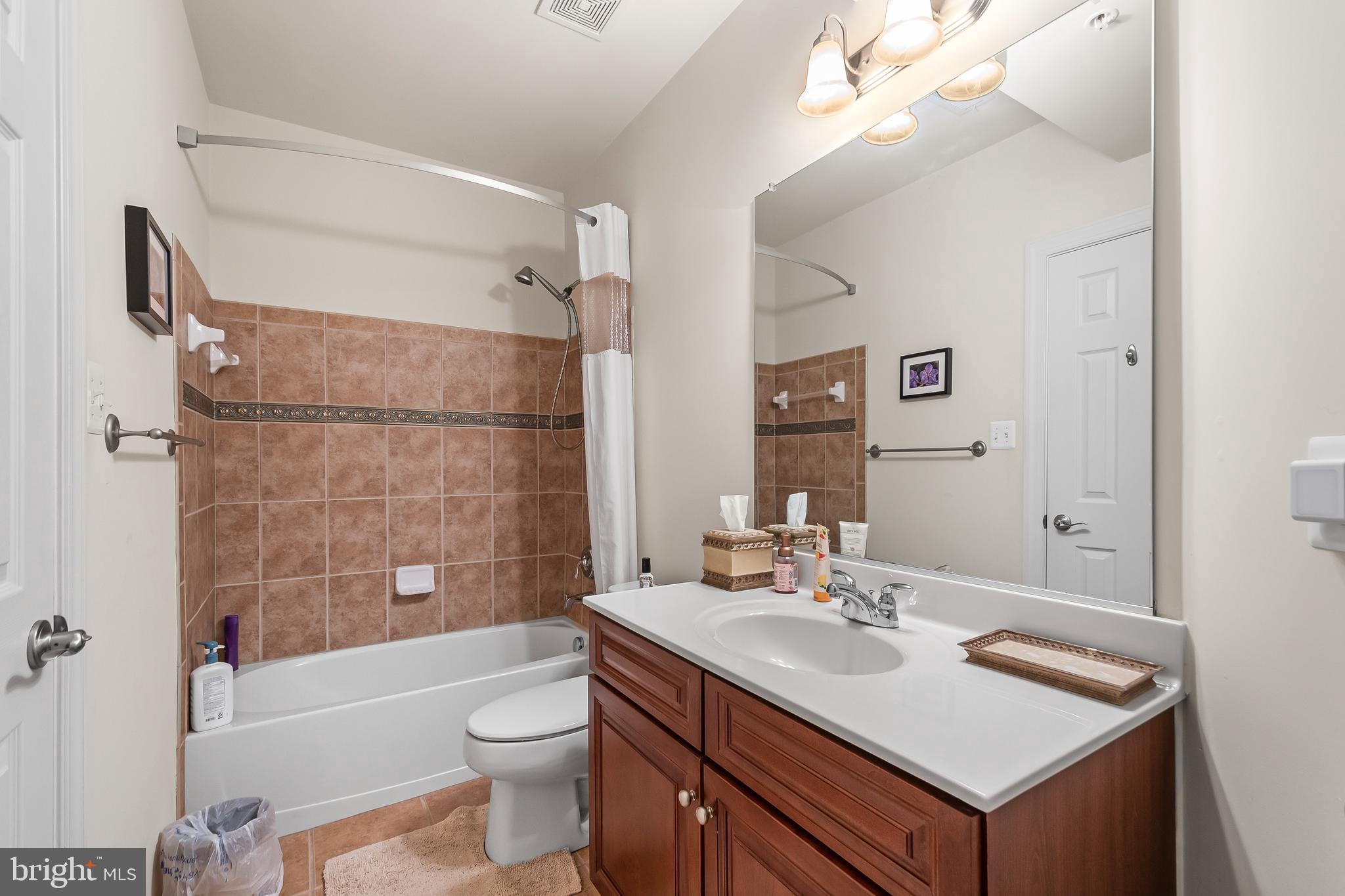 OAK CREEK - Residential