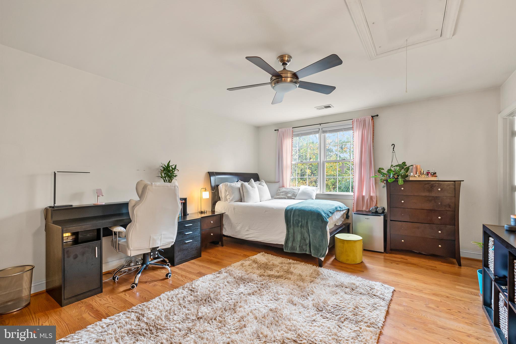 OAK CREEK - Residential