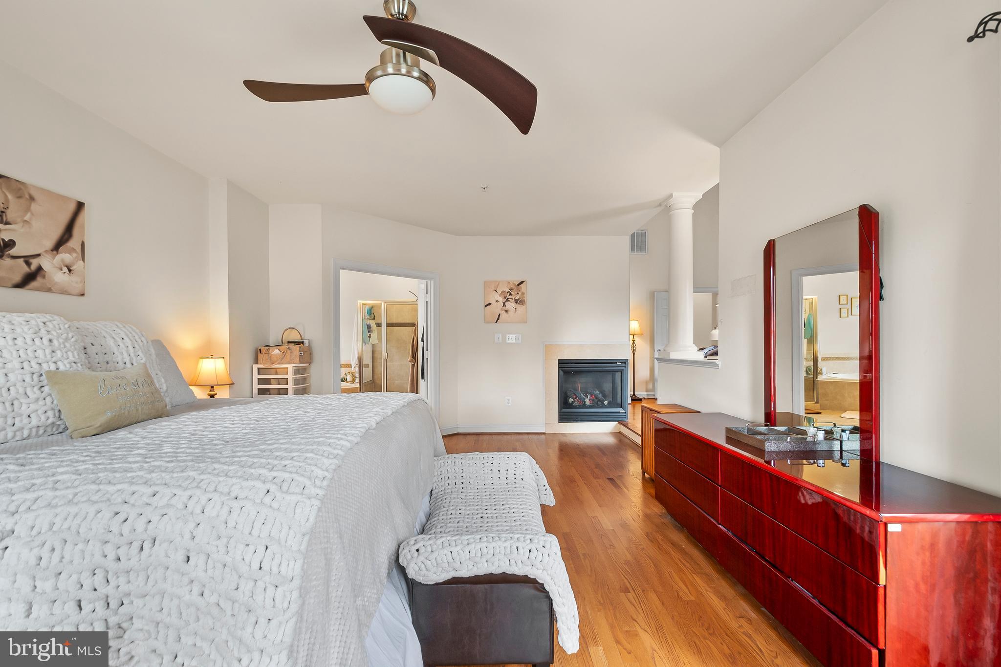 OAK CREEK - Residential