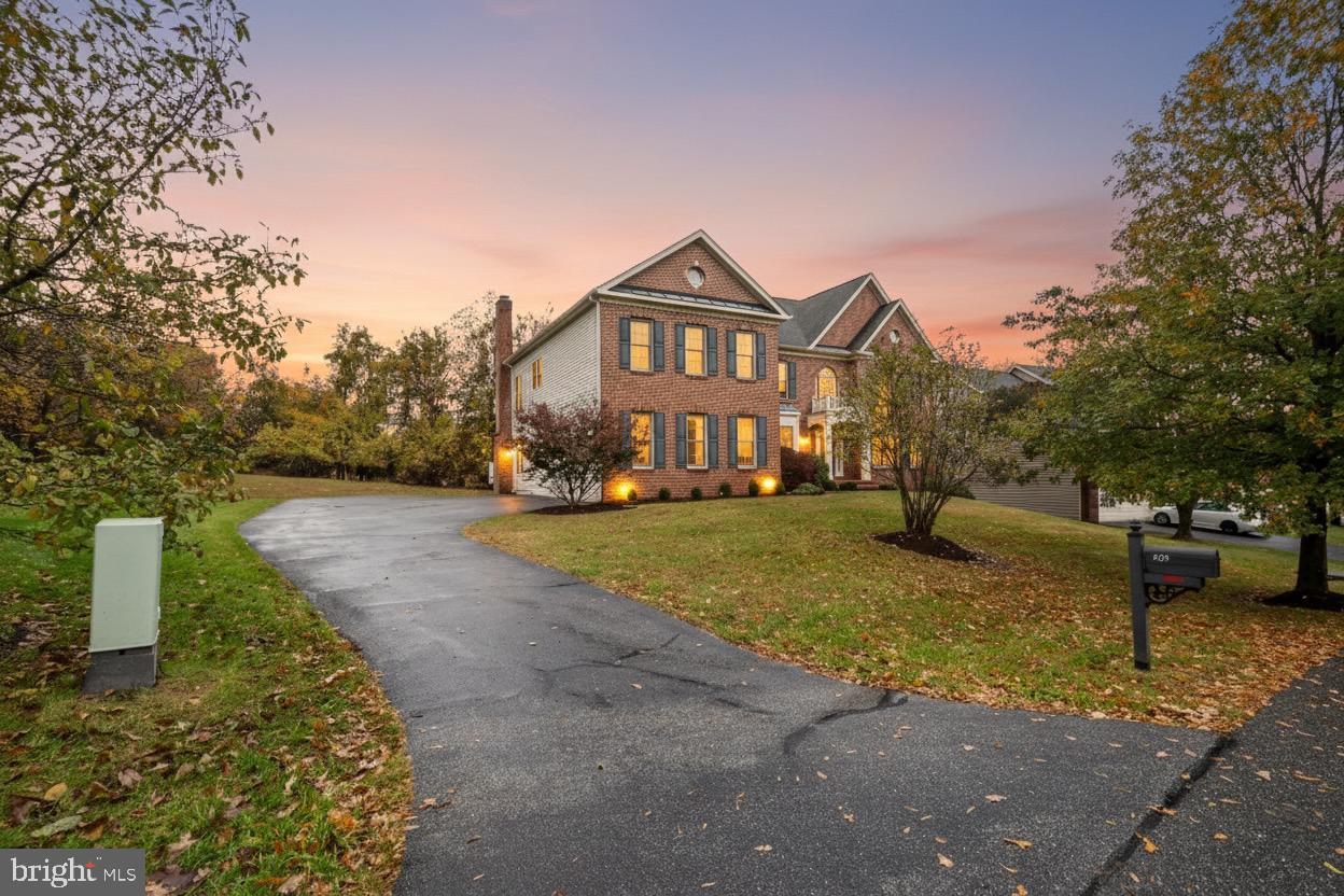 OAK CREEK - Residential