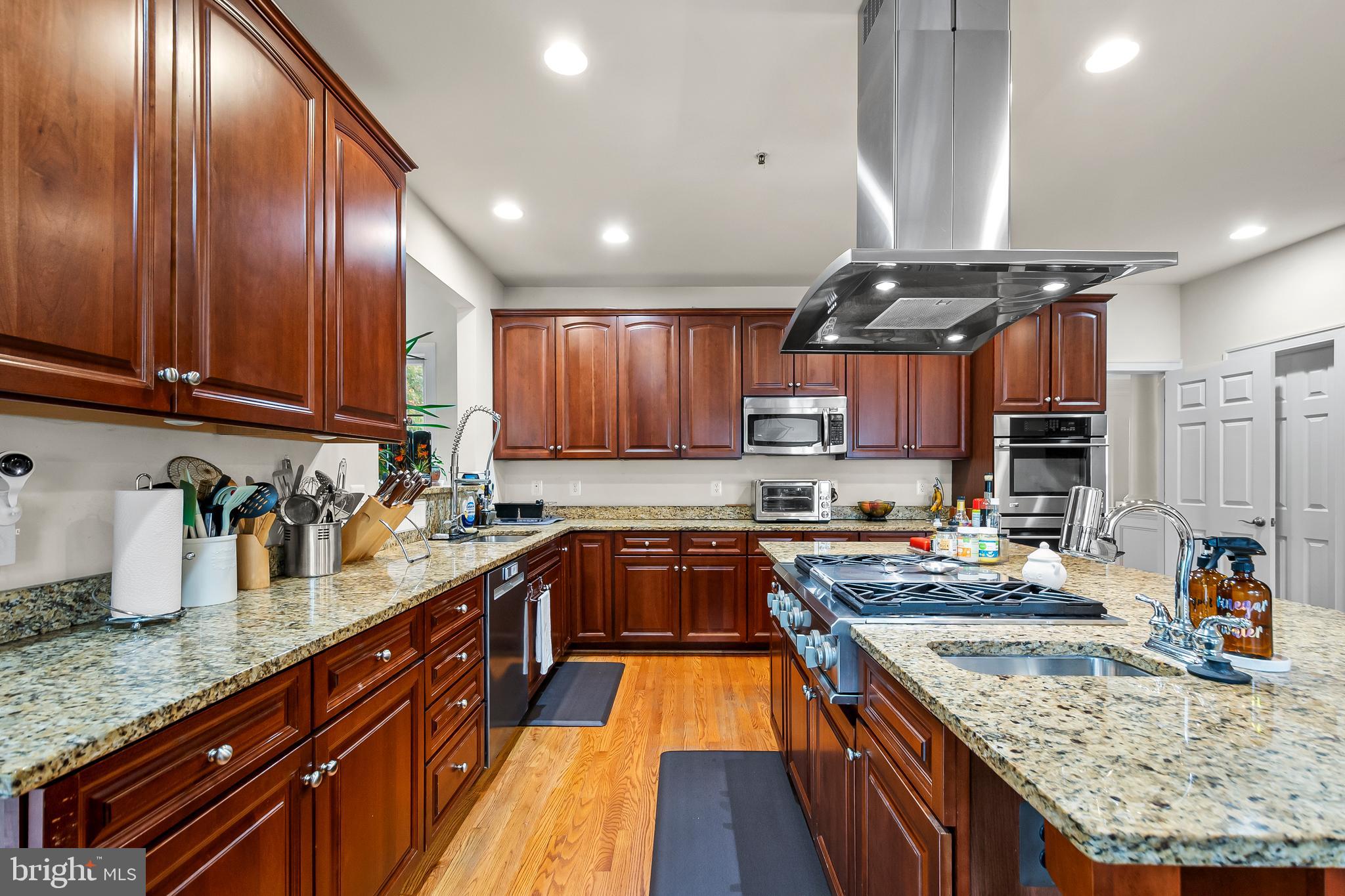 OAK CREEK - Residential