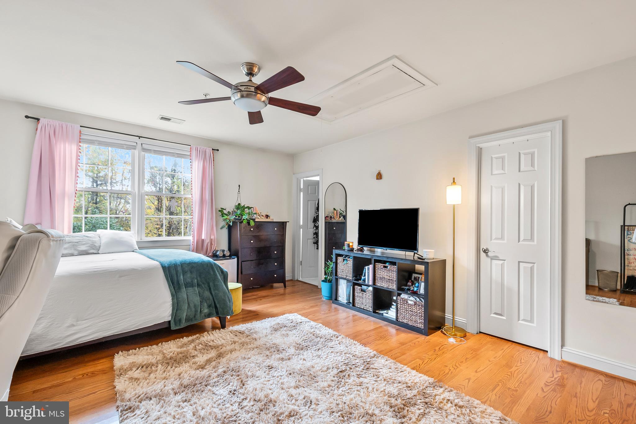 OAK CREEK - Residential