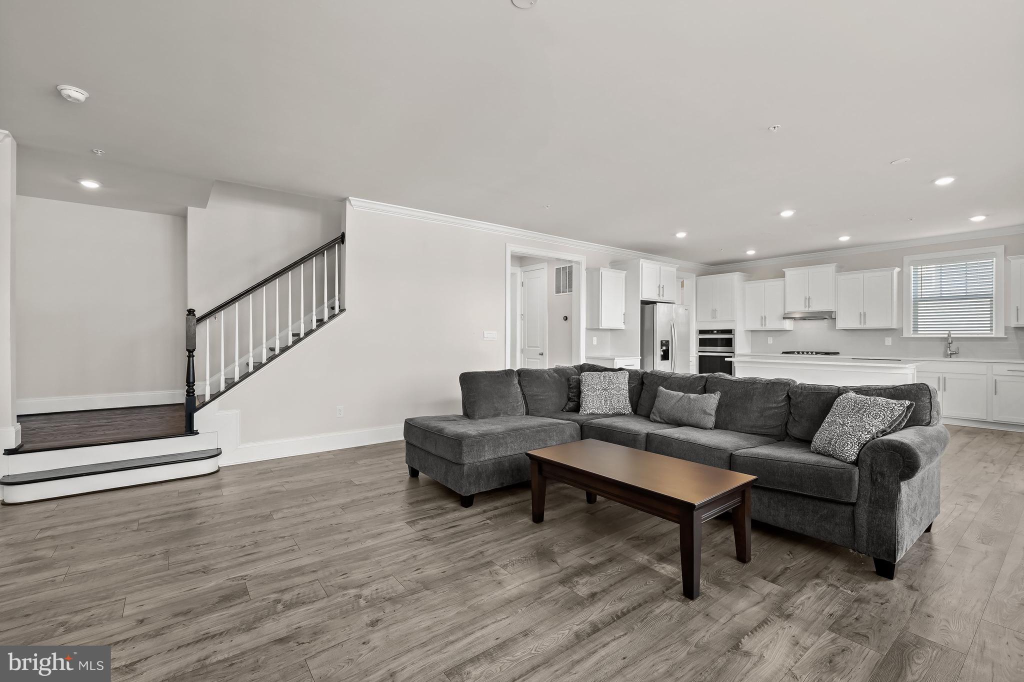 STONEGATE - Residential