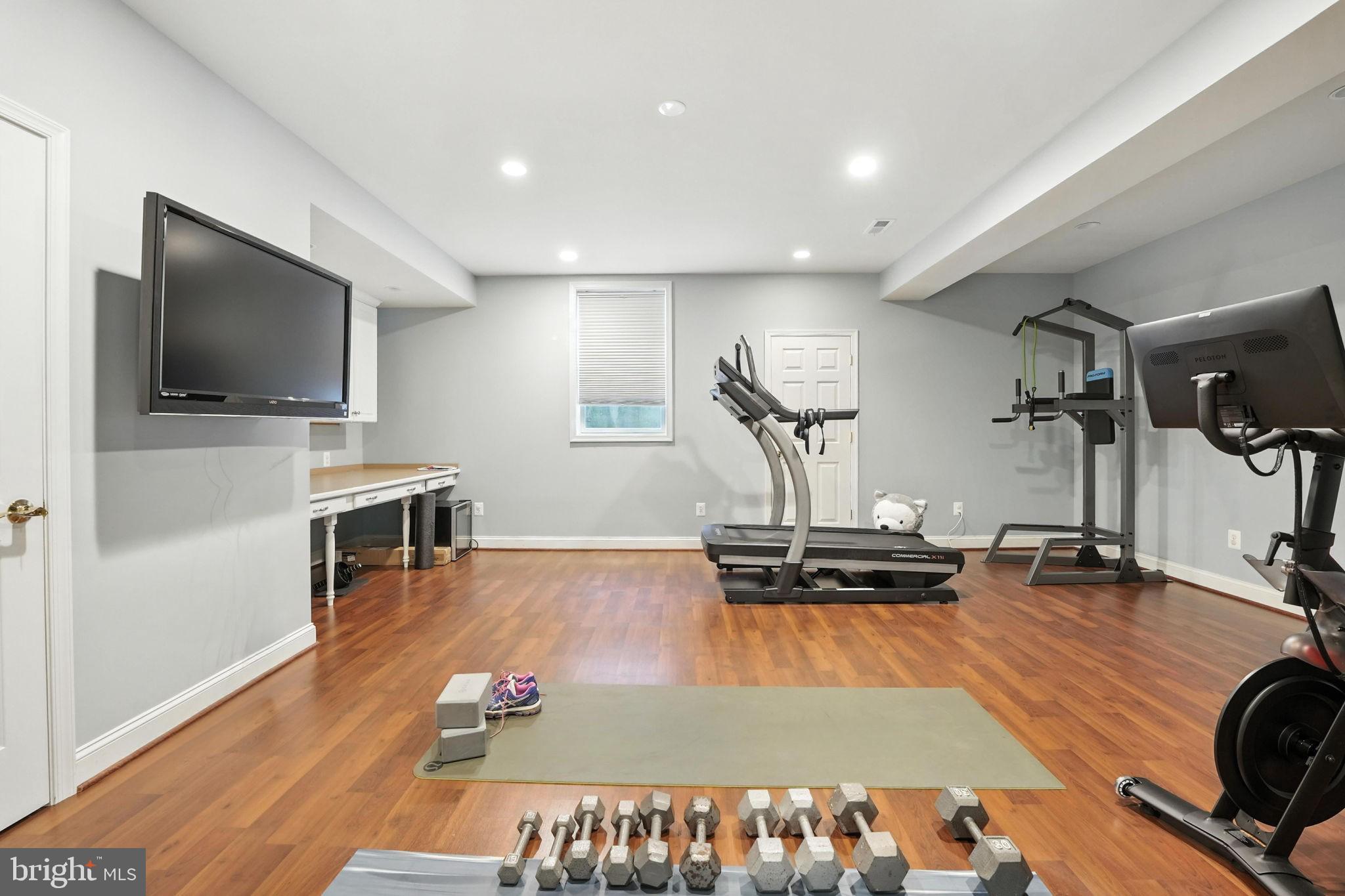 HUNTER MILL ESTATES - Residential