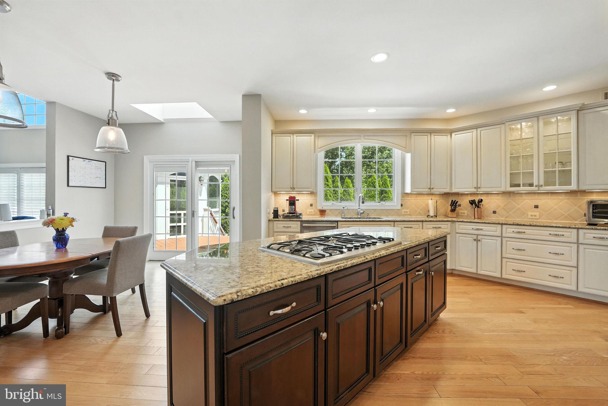 HUNTER MILL ESTATES - Residential