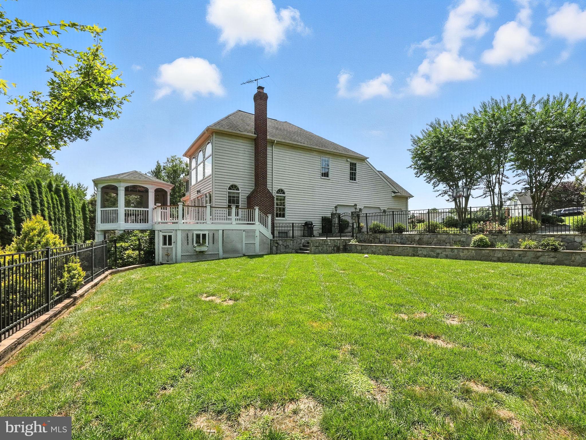 HUNTER MILL ESTATES - Residential