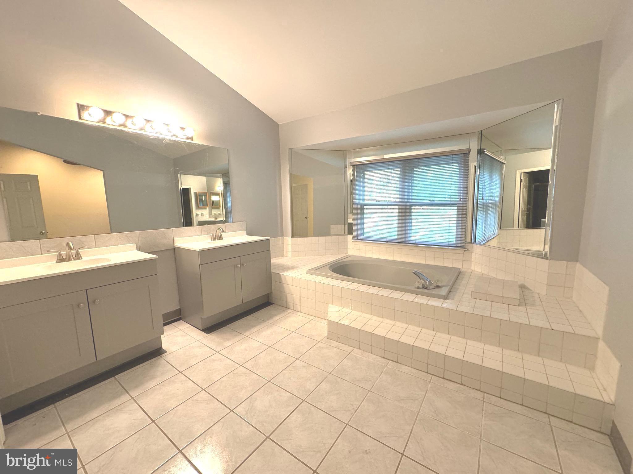 RIDINGS OF NORTHAM - Residential Lease