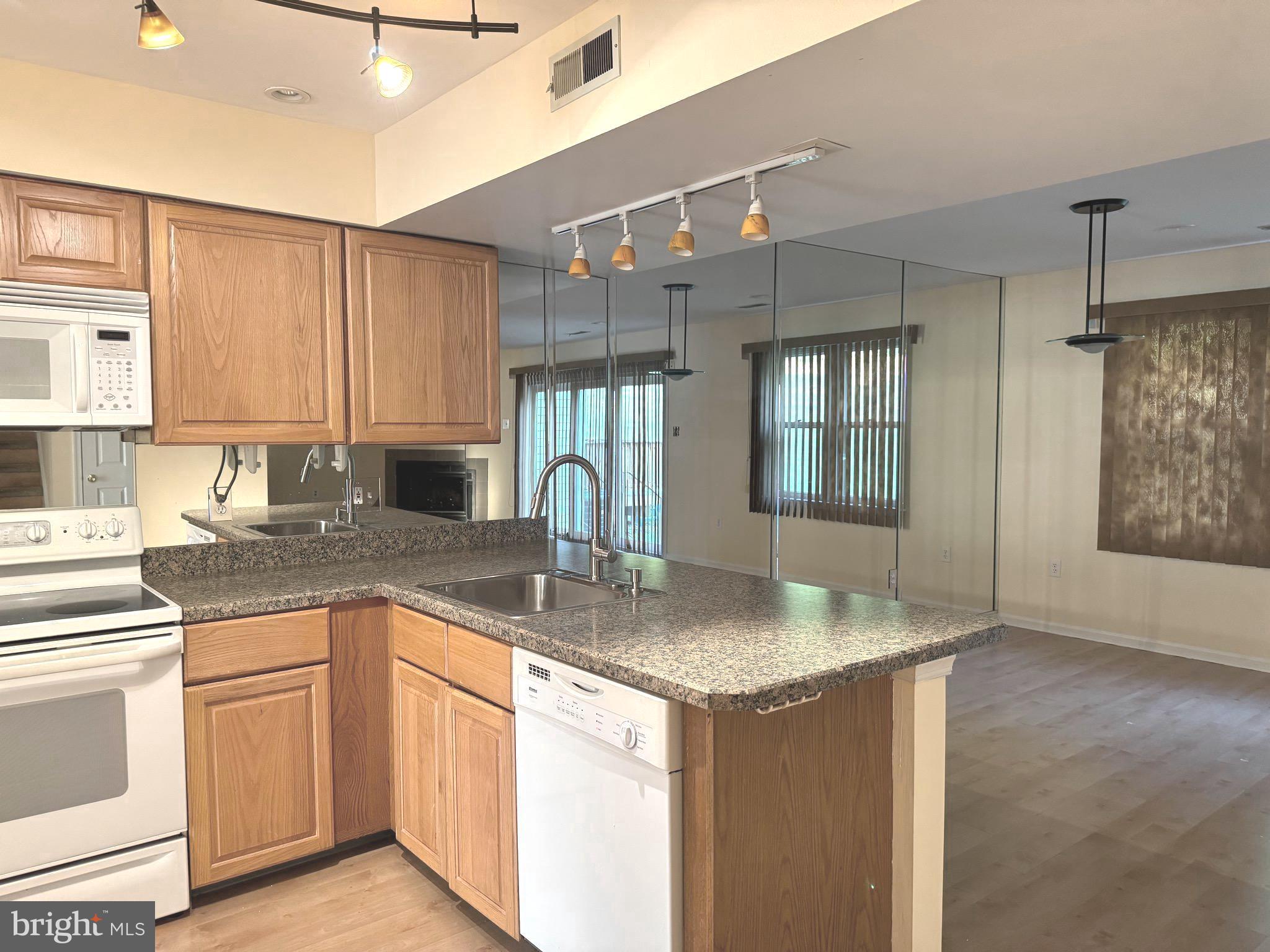 RIDINGS OF NORTHAM - Residential Lease