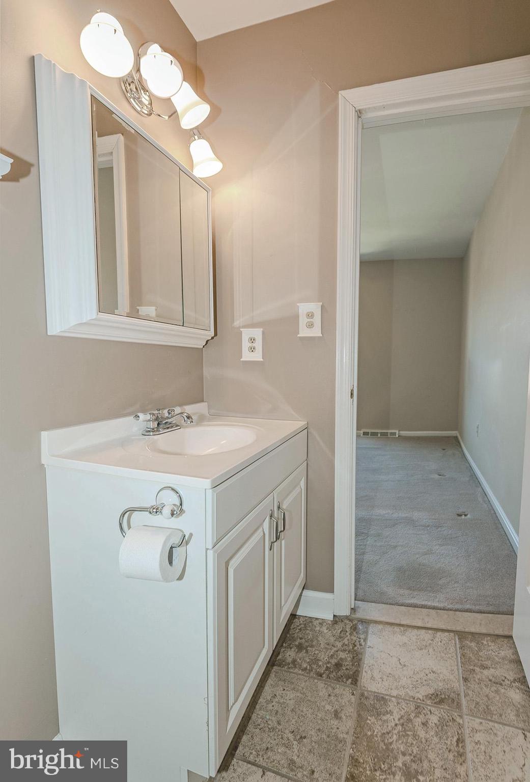 BAY HILLS TANGLEWOOD - Residential