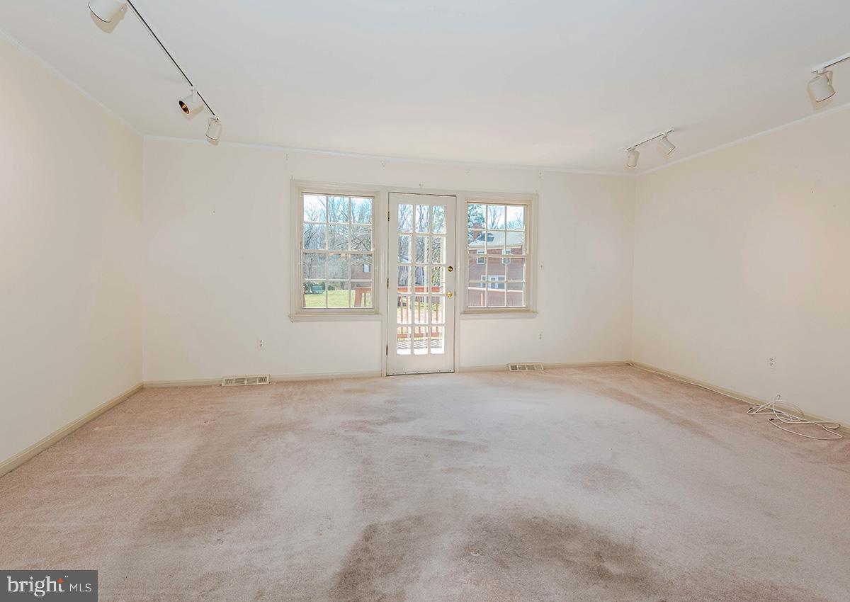 BAY HILLS TANGLEWOOD - Residential