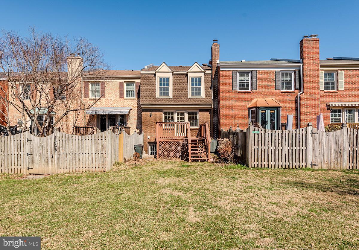 BAY HILLS TANGLEWOOD - Residential