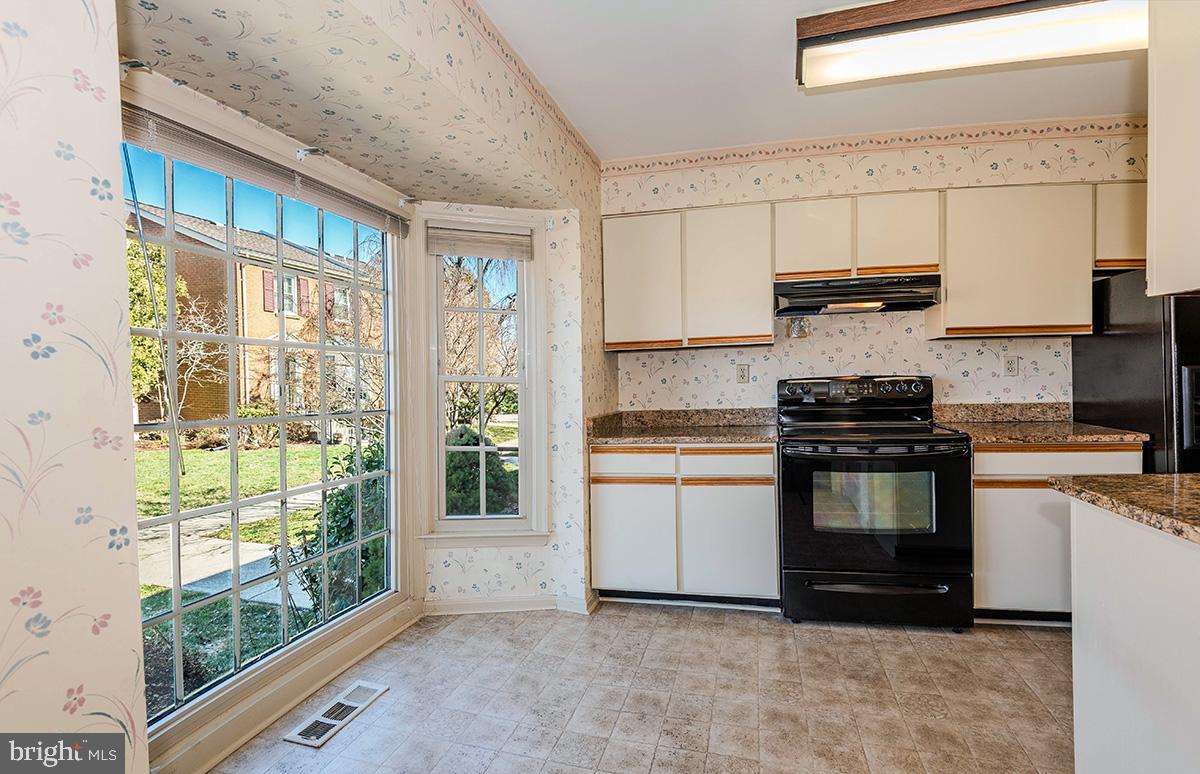 BAY HILLS TANGLEWOOD - Residential