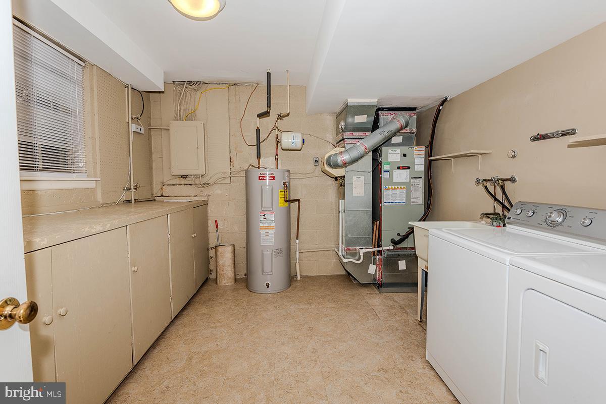 BAY HILLS TANGLEWOOD - Residential