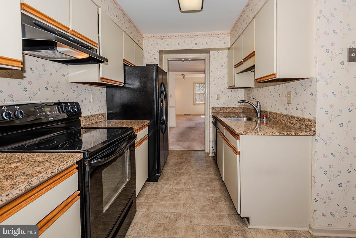 BAY HILLS TANGLEWOOD - Residential