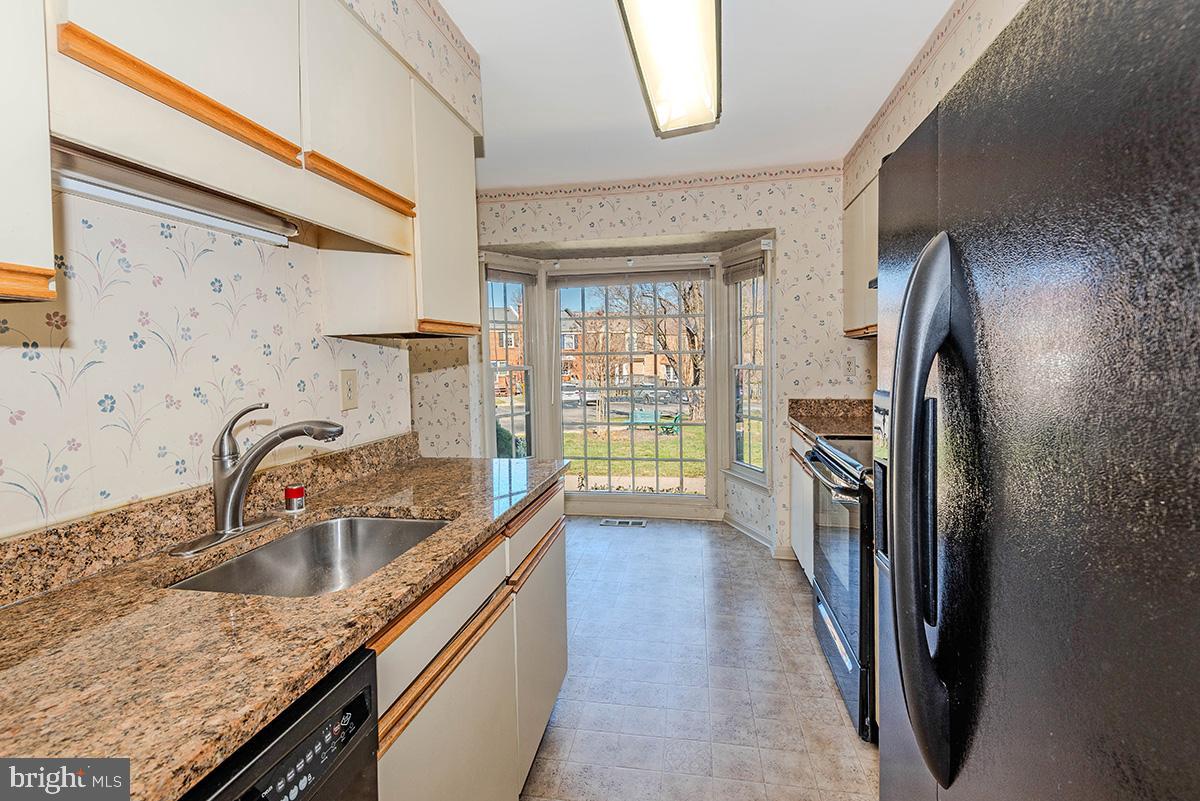 BAY HILLS TANGLEWOOD - Residential