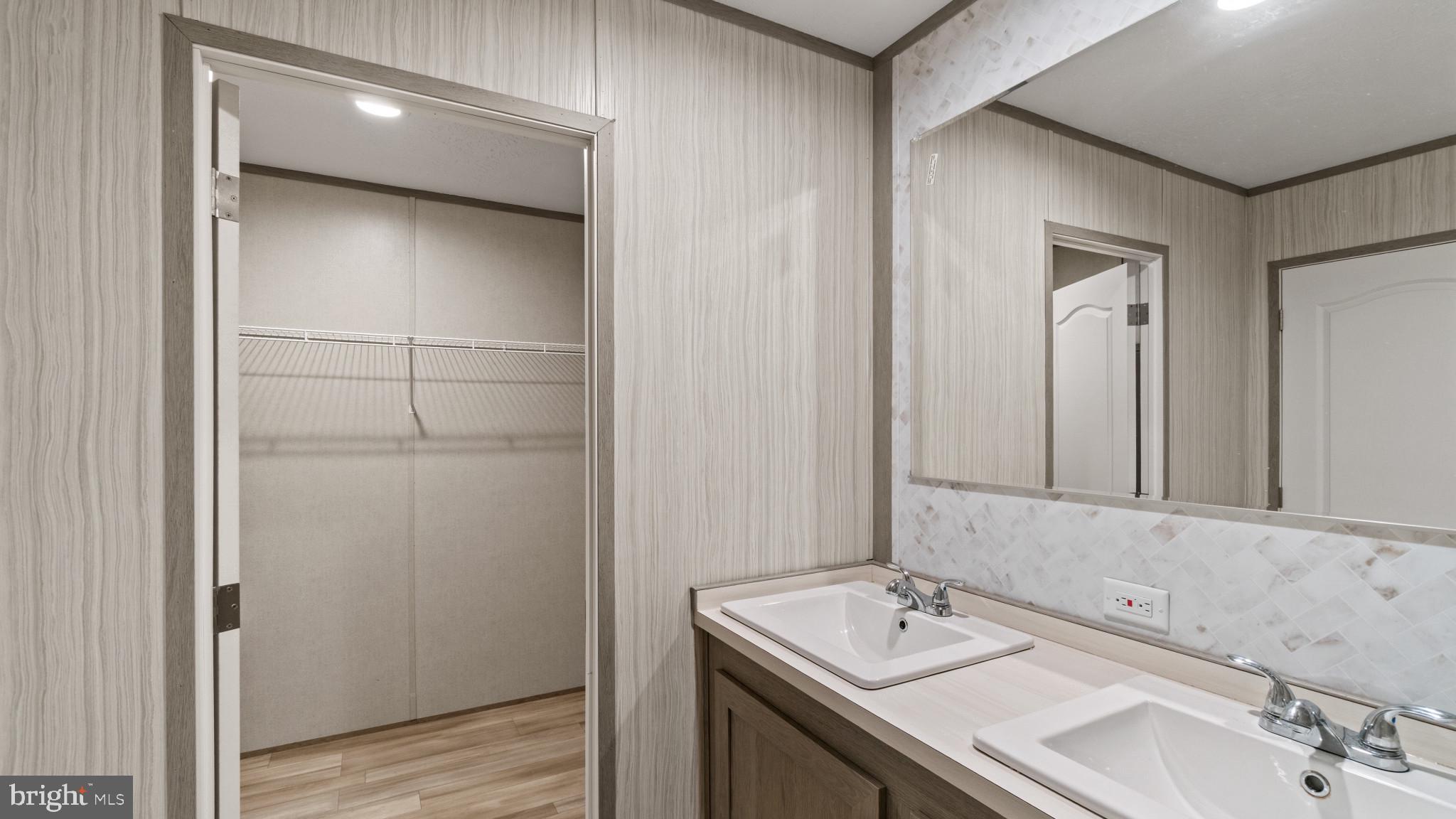 HARFORD VILLAGE - Residential