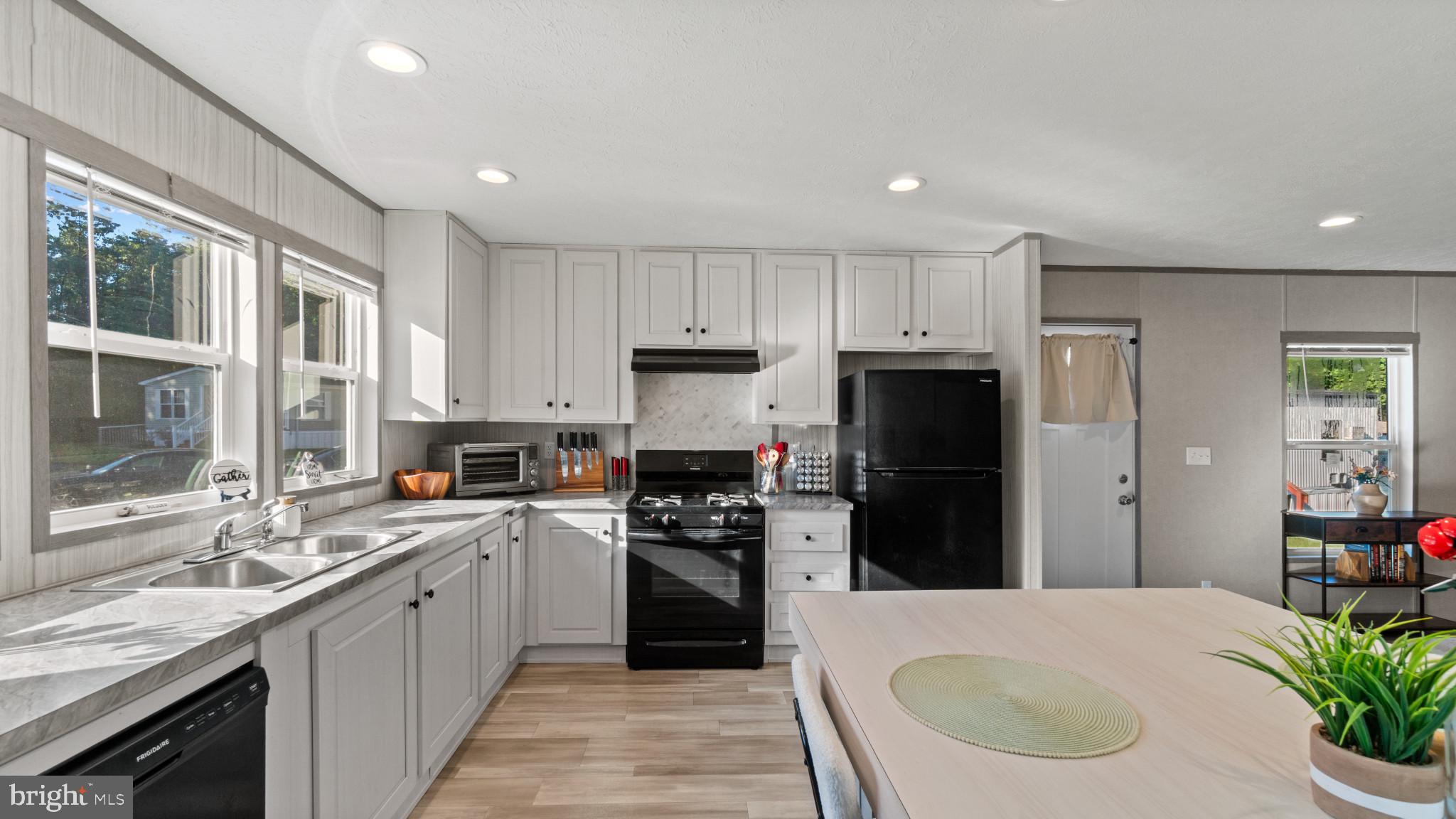 HARFORD VILLAGE - Residential